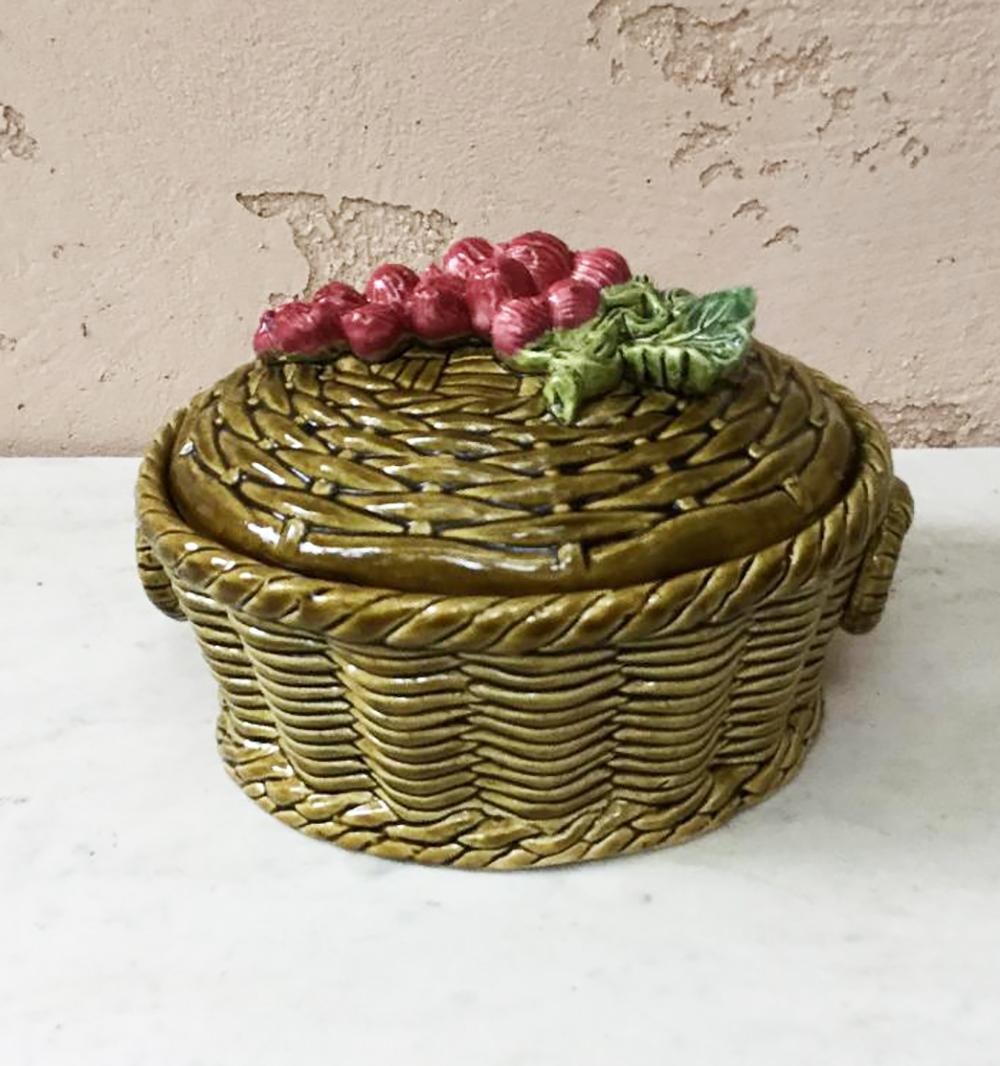 Majolica Pansies Basket Sarreguemines, circa 1920 4
