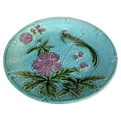 Assiette Salins en majolique, oiseaux et fleurs du paradis, vers 1890