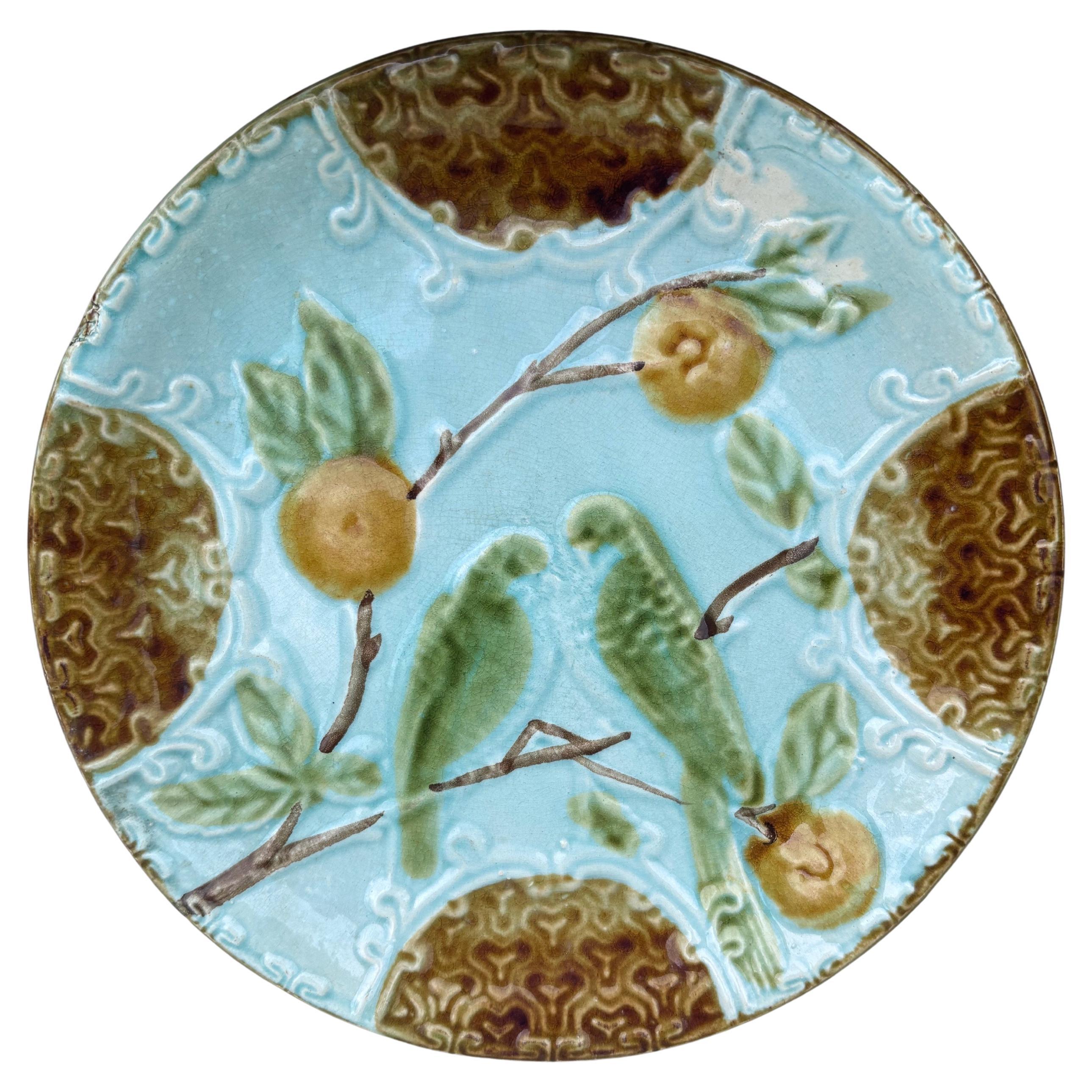 Plato de mayólica Periquitos Salins, hacia 1890