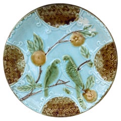 Plato de mayólica Periquitos Salins, hacia 1890