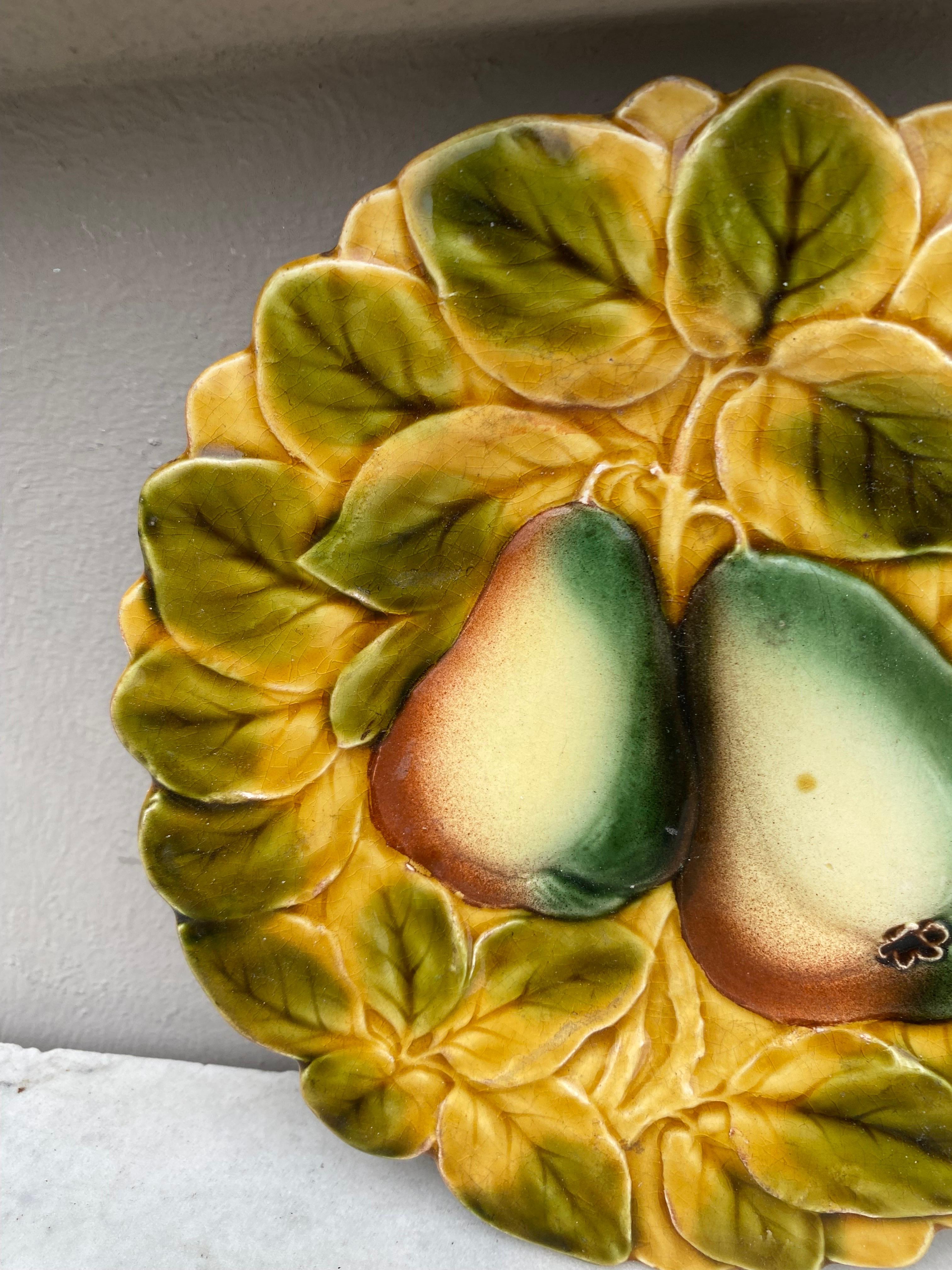 French Provincial Majolica Pear Plate Sarreguemines, Circa 1920 For Sale