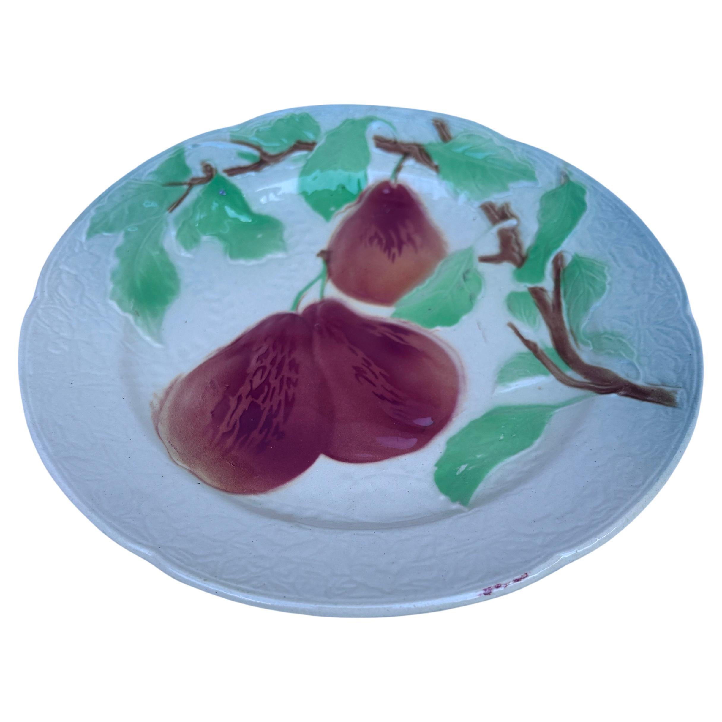 Majolica pears plate Keller & Guerin Saint Clement circa 1900.
