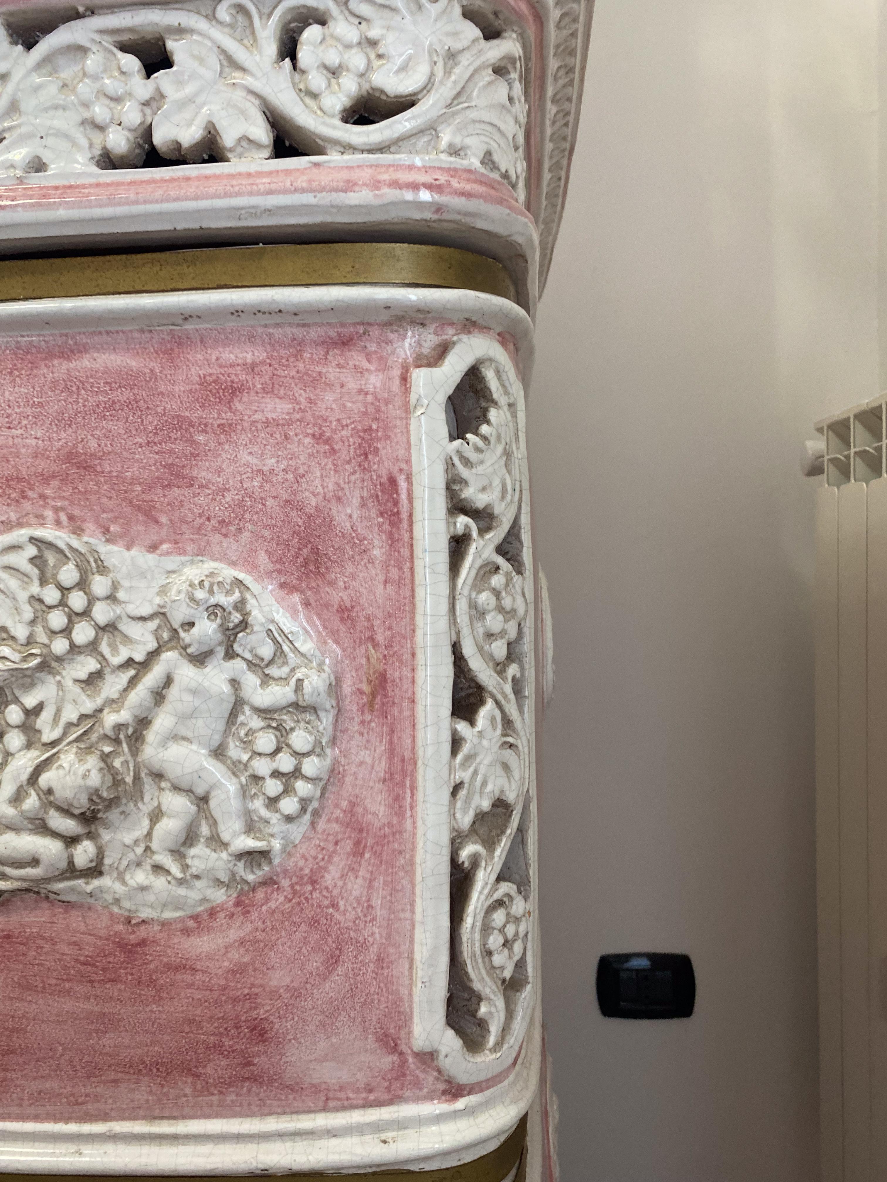 Estufa de mayólica rosa de Florencia finales del siglo XX en venta