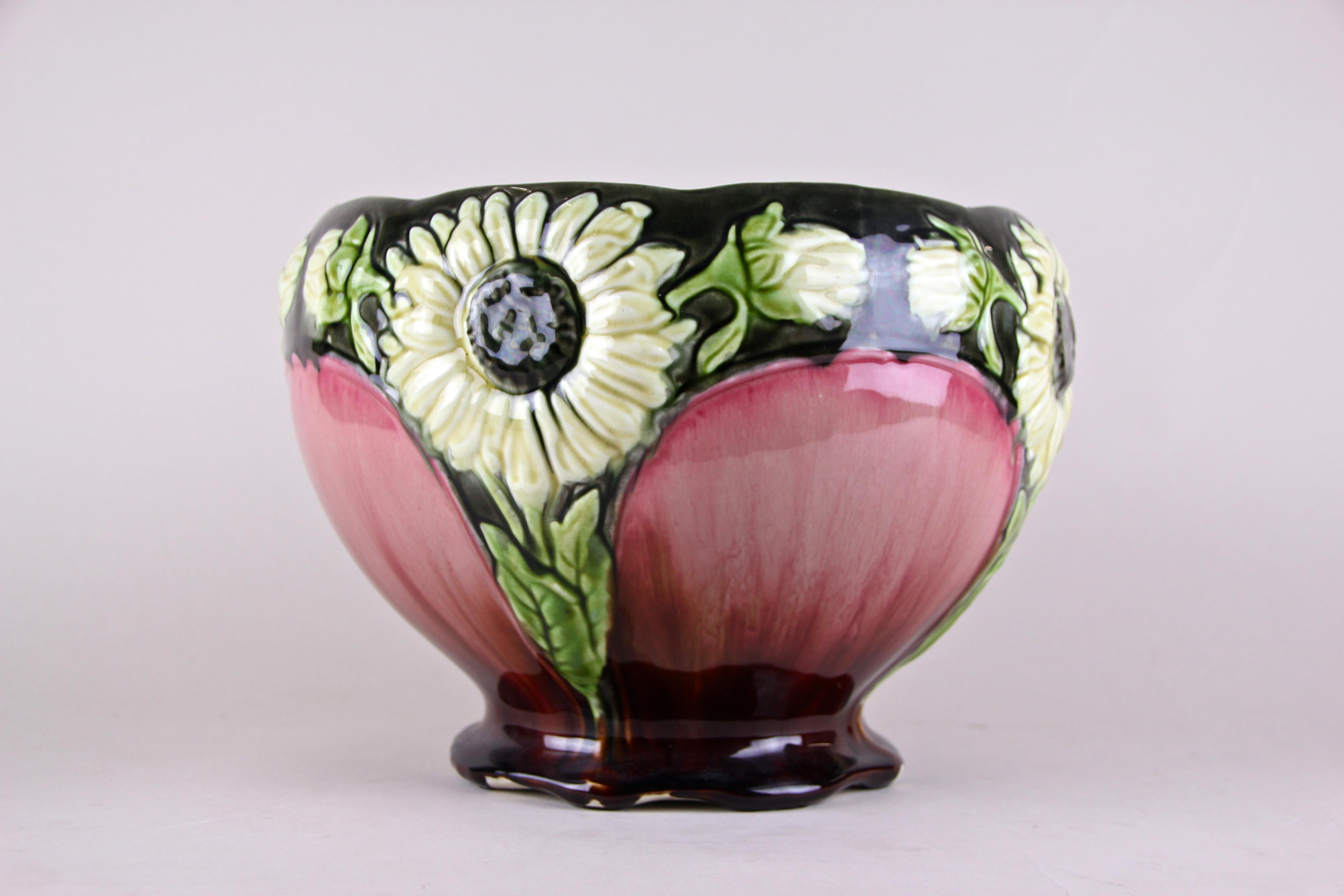 Art nouveau Jardinière/cache-pot en majolique Art Nouveau d'Orchies, France, vers 1910