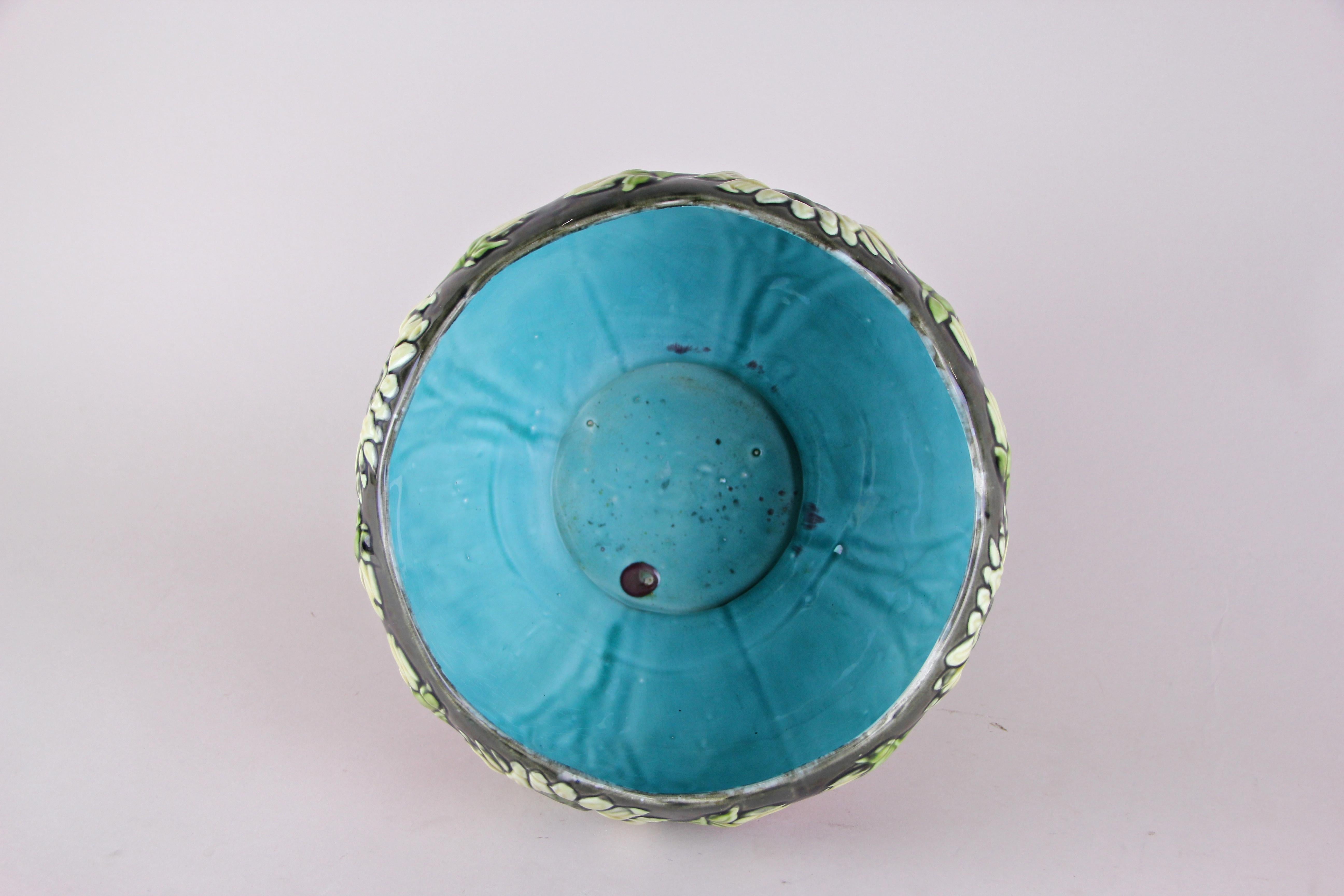 Majolique Jardinière/cache-pot en majolique Art Nouveau d'Orchies, France, vers 1910