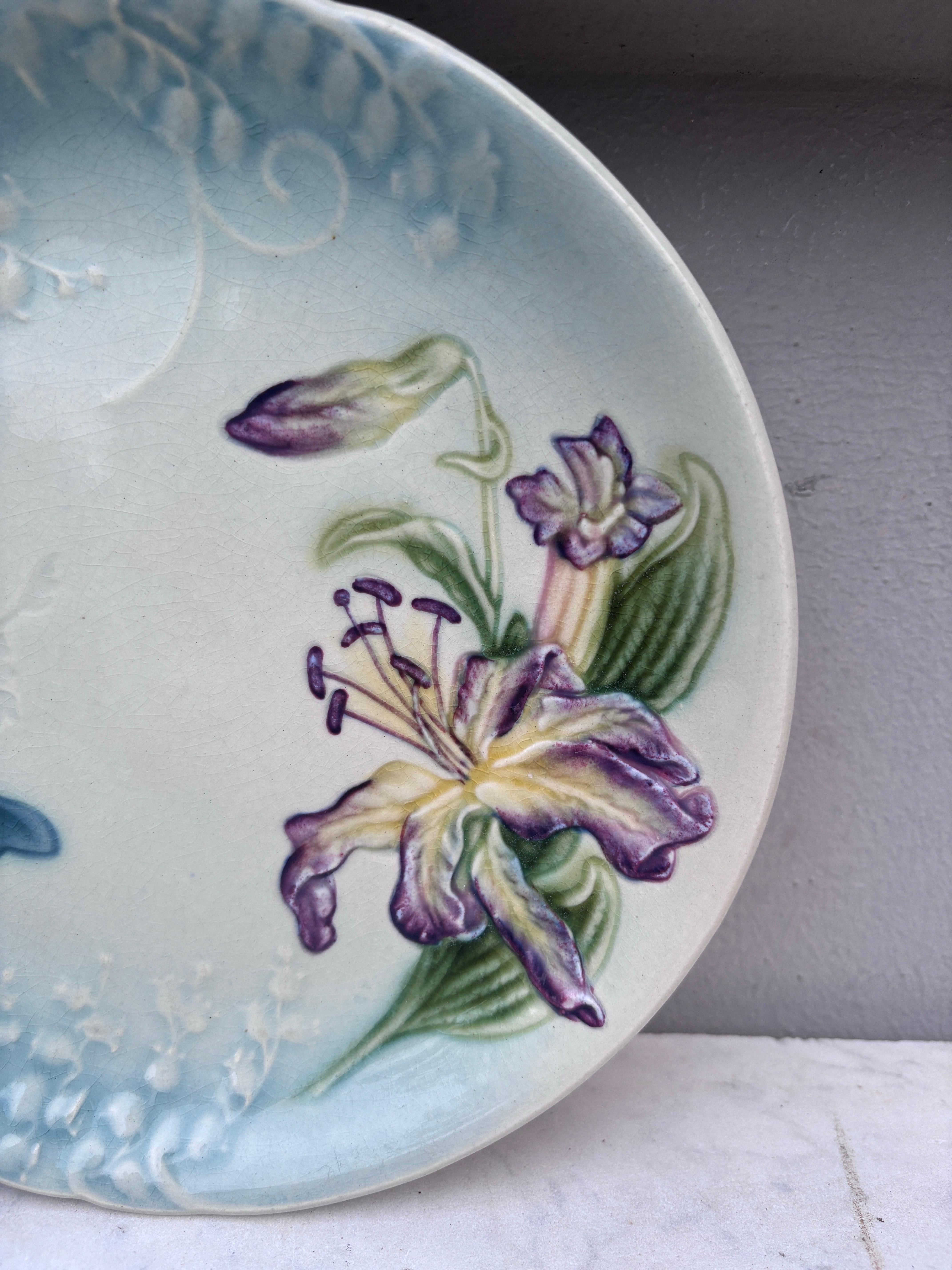French Majolica Plate Lily & Butterfly Choisy le Roi, circa 1880 For Sale