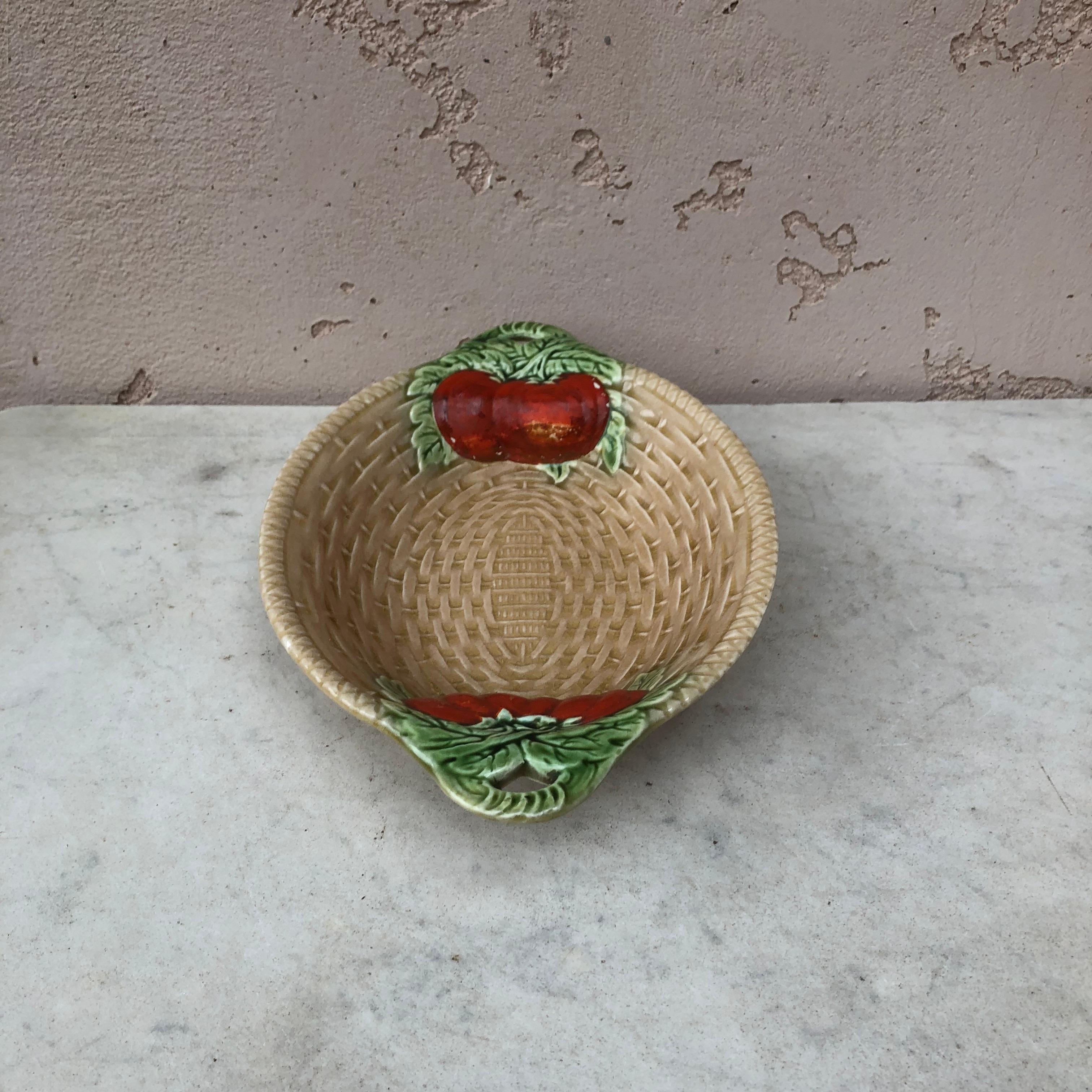 French Majolica Platter Bowl with Tomato Sarreguemines, circa 1930 For Sale