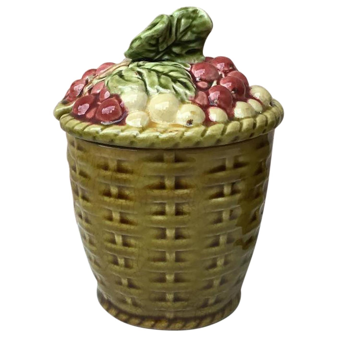 Majolica Redcurrant Tureen Sarreguemines, circa 1910