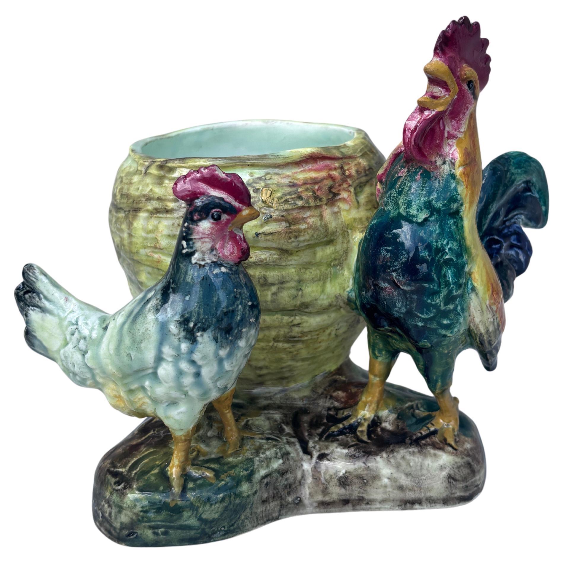 Vase aus Majolika mit Hahn und Henne Delphin Massier, um 1890 (Land) im Angebot