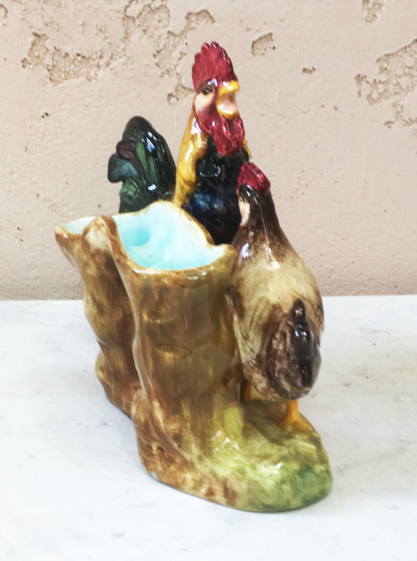 Jarrón de mayólica con gallo y gallina Delphin Massier, hacia 1890 Francés en venta