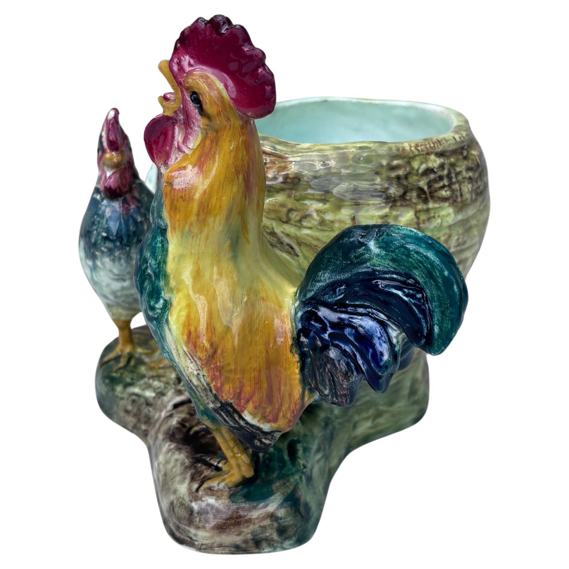 Vase aus Majolika mit Hahn und Henne Delphin Massier, um 1890 (Spätes 19. Jahrhundert) im Angebot