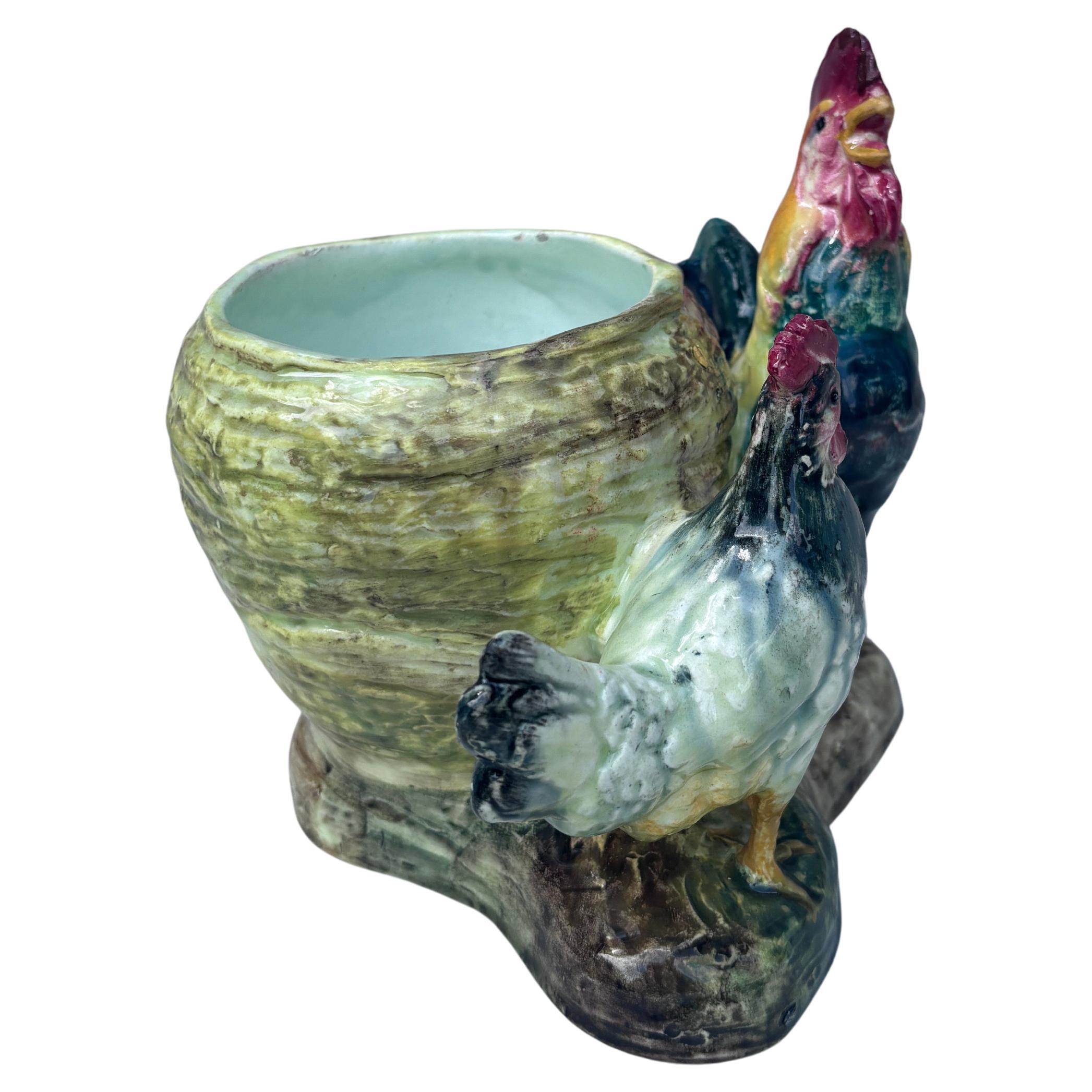 Vase aus Majolika mit Hahn und Henne Delphin Massier, um 1890 (Keramik) im Angebot
