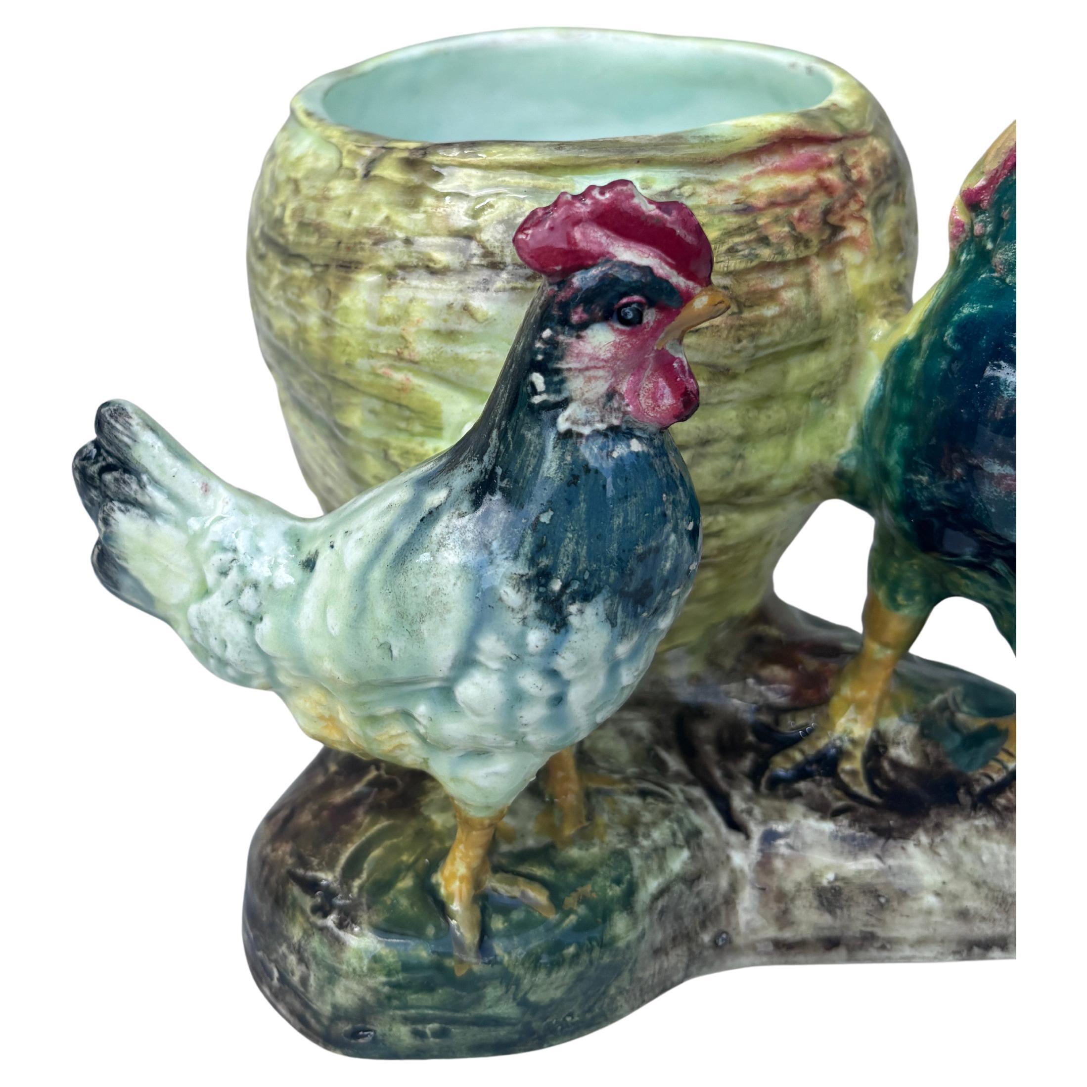 Vase aus Majolika mit Hahn und Henne Delphin Massier, um 1890 im Angebot 1