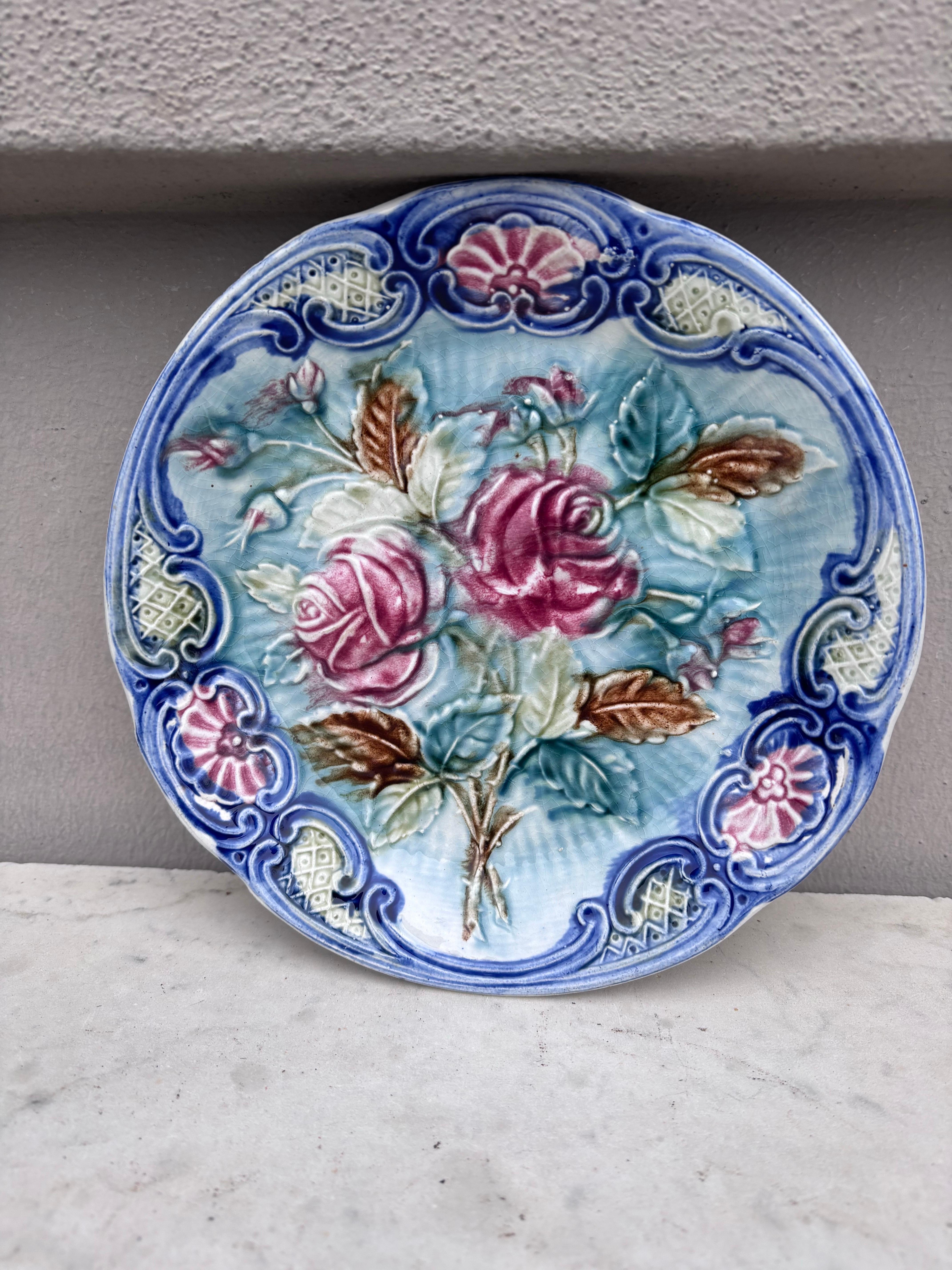 Plato de Rosas Wasmuel Majolica, circa 1890 Cerámico en venta