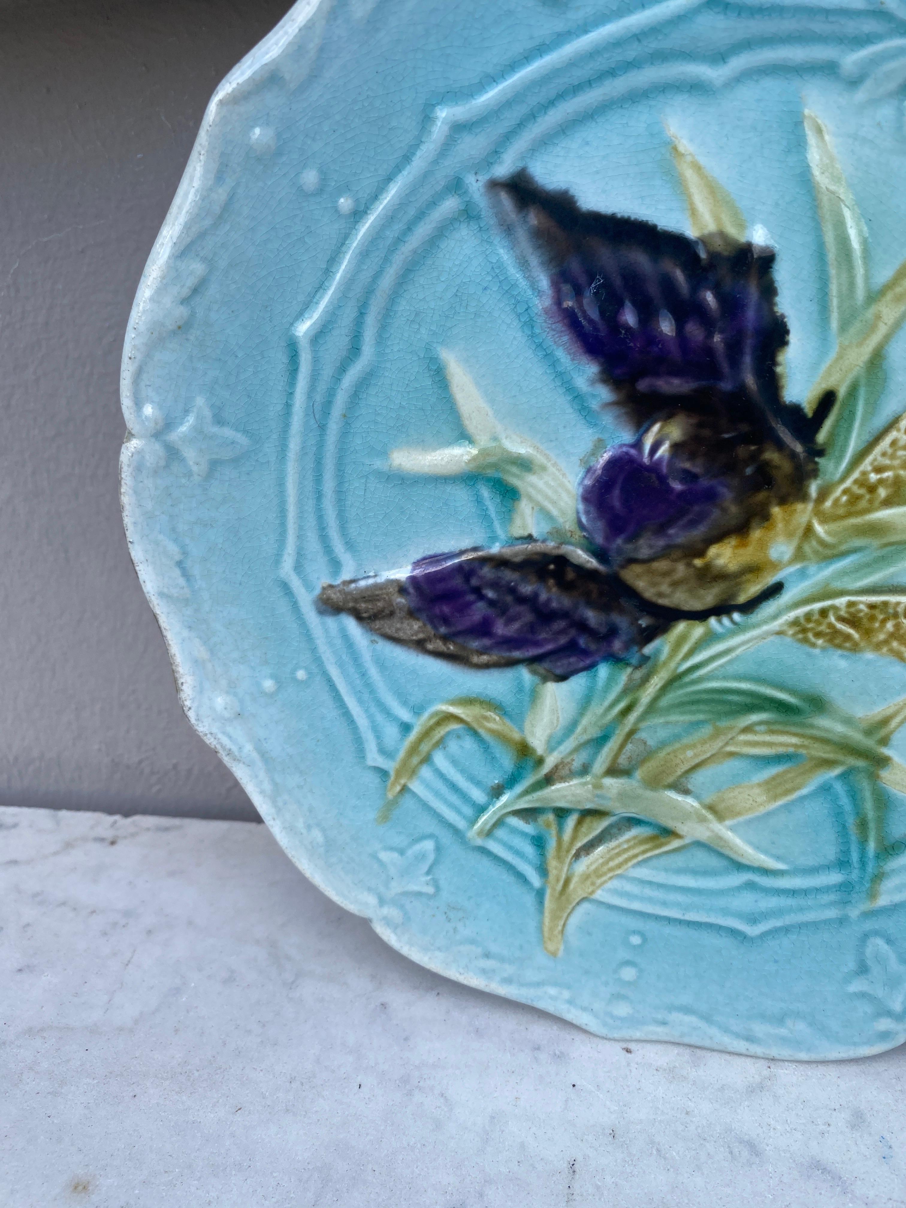 French Provincial Majolica Saint Amand Bird Plate, circa 1890 For Sale