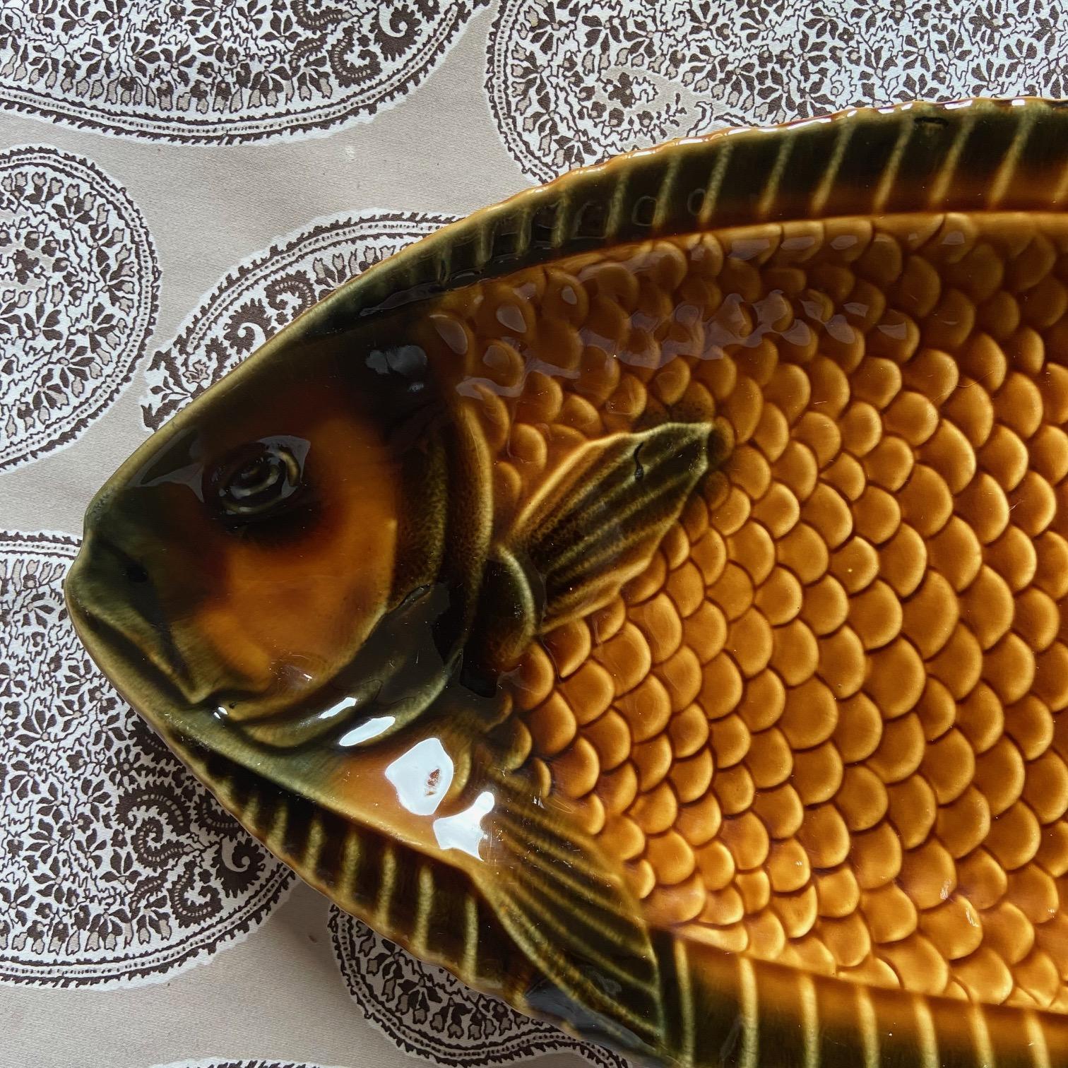French Provincial Majolica Sarreguemines Fish Service, 1950s, set of 3 For Sale
