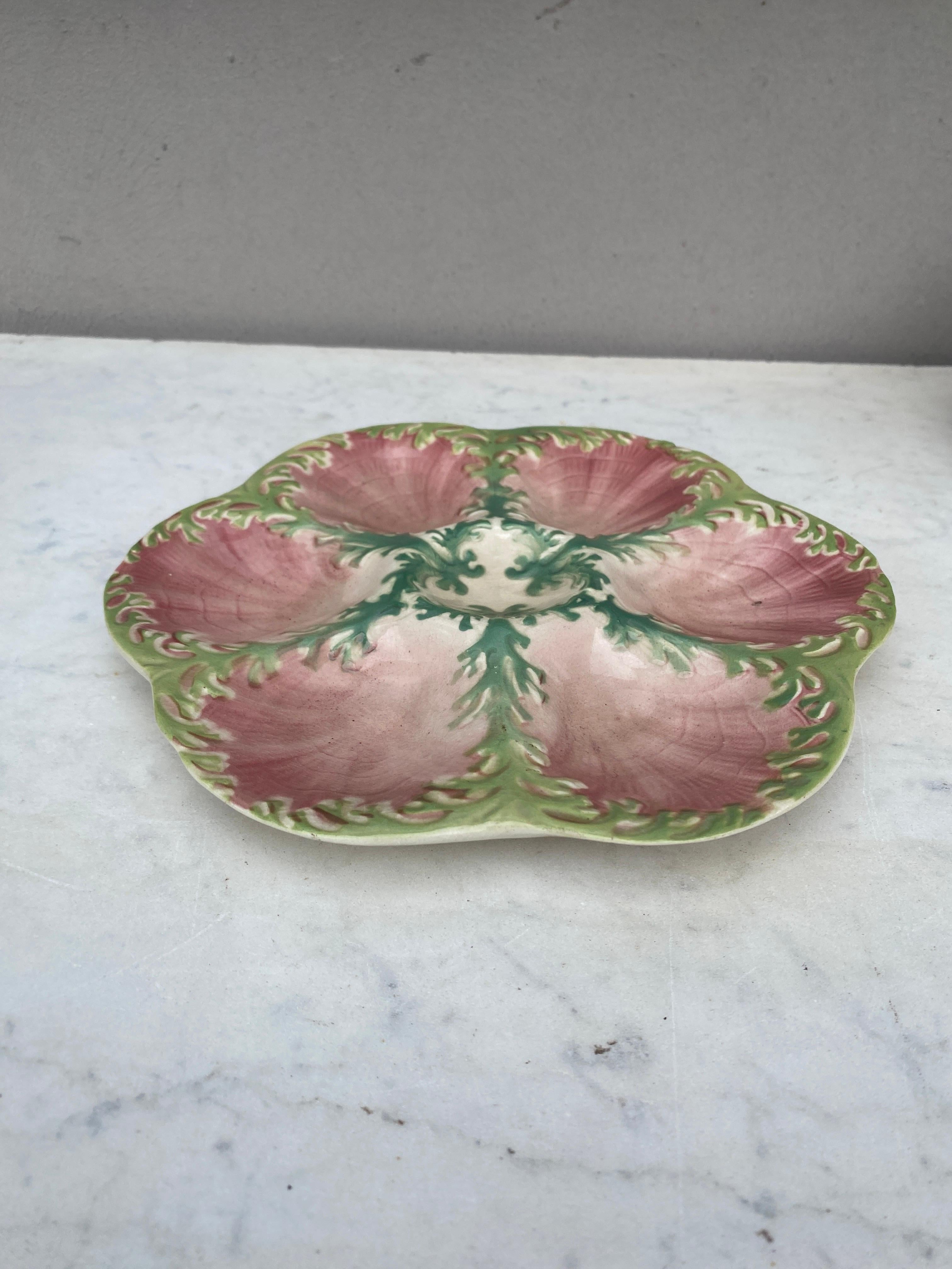 French Majolica Seaweeds Oyster Plate Keller and Guerin Saint Clement, circa 1890 For Sale