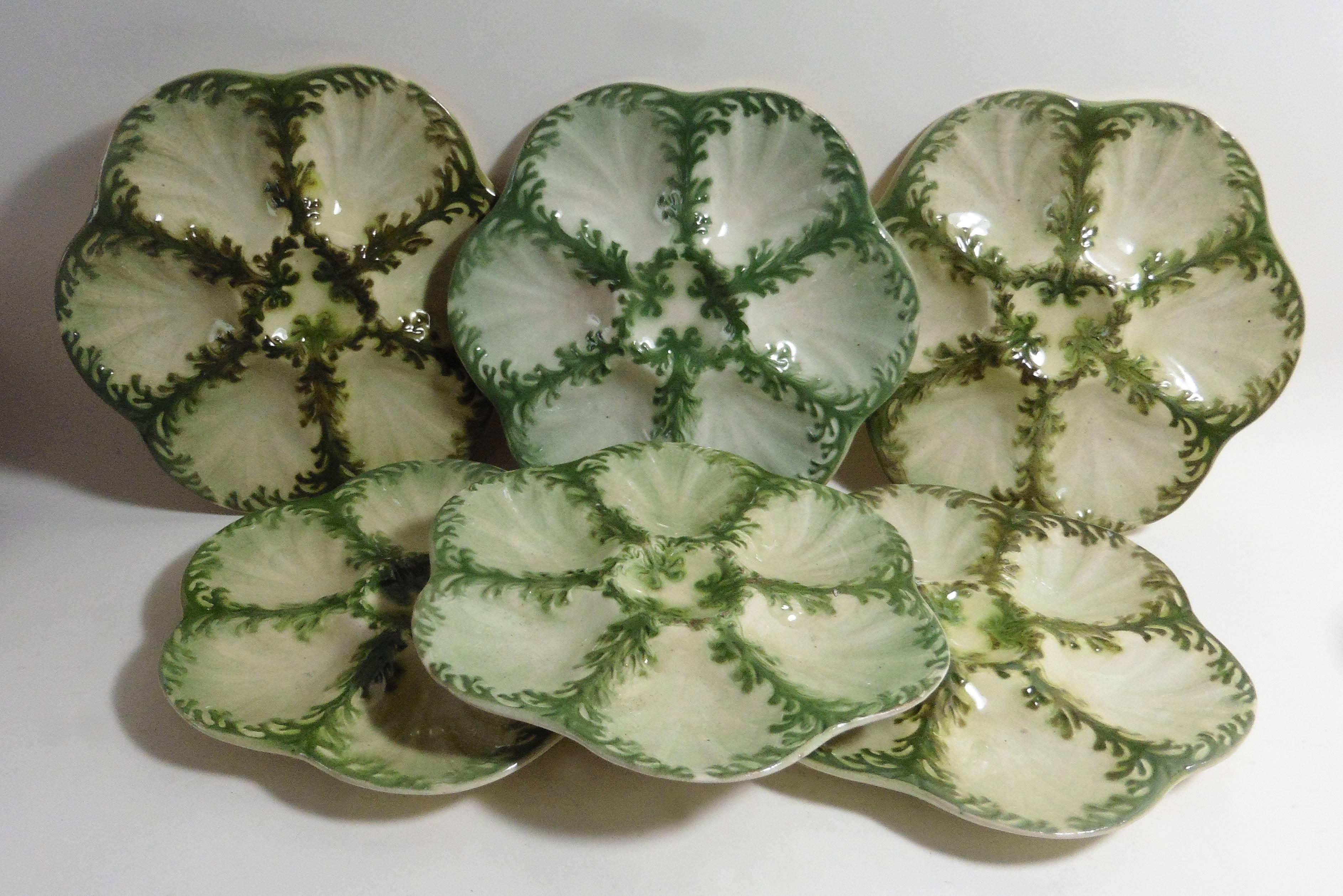Majolica Seaweeds Oyster Plate Keller et Guerin Saint Clement In Good Condition In Austin, TX