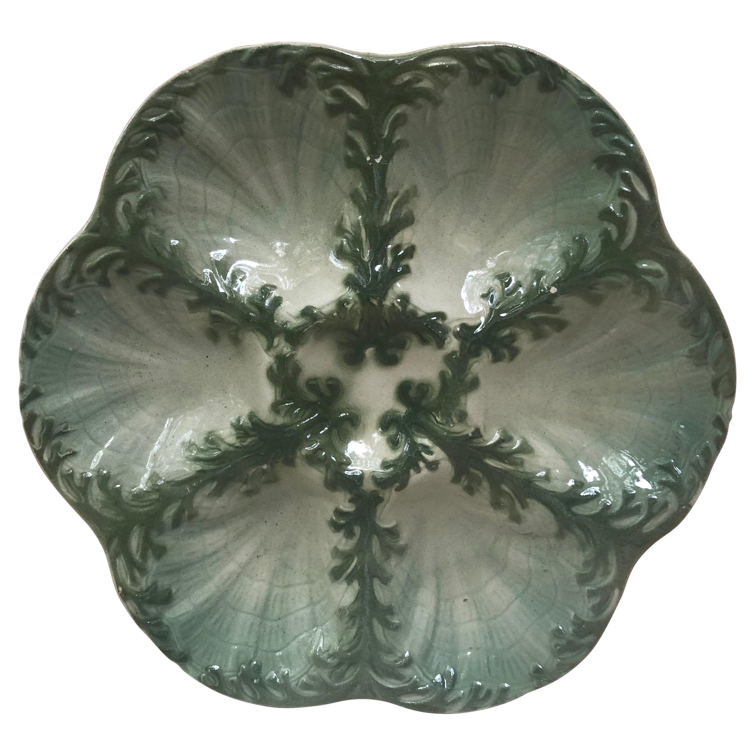 Assiette à huîtres en majolique Keller et Guerin Saint Clement