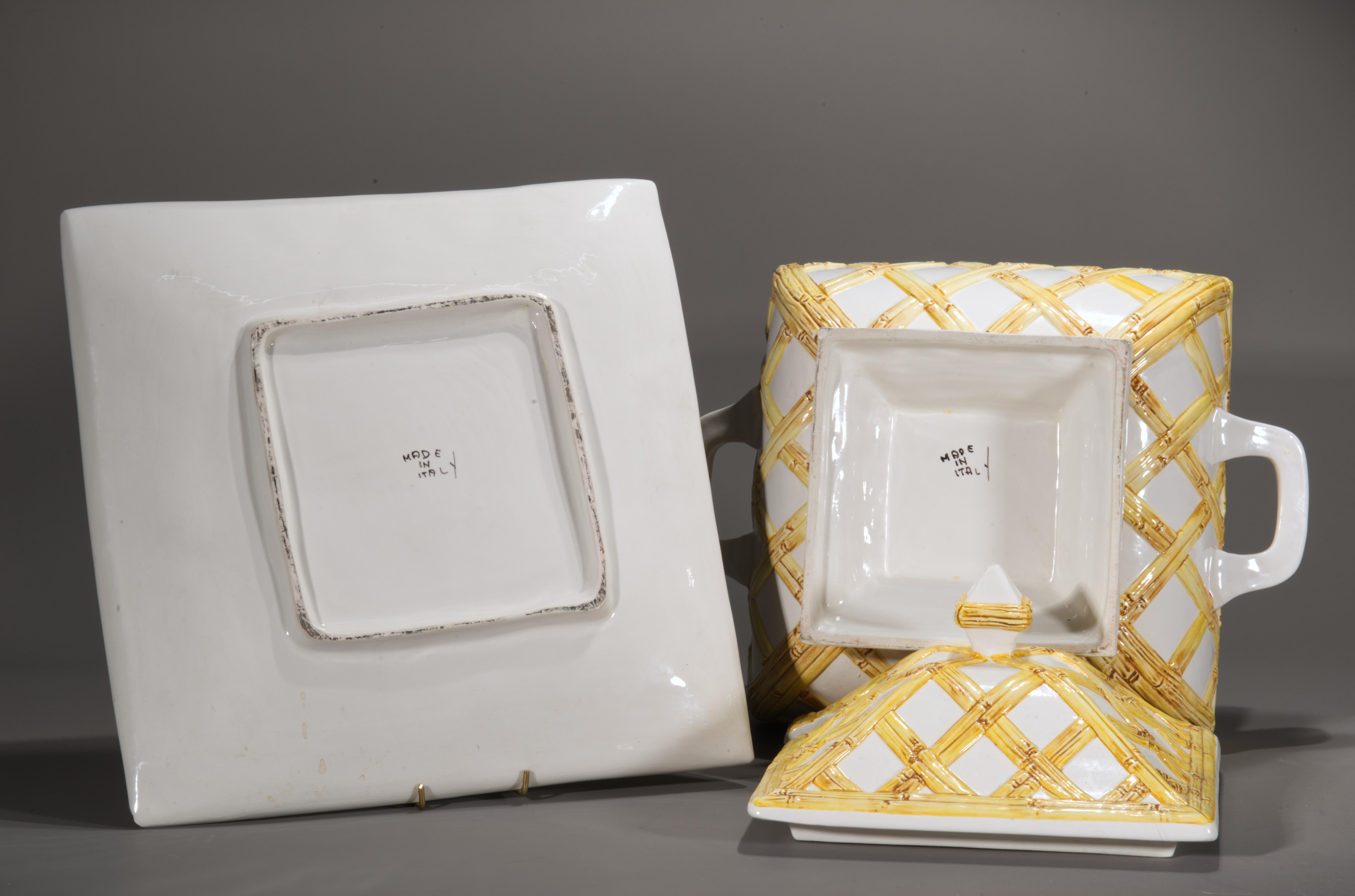 italien Soupière et couvercle en majolique Décor Chippendale en bambou, Italie années 1960 en vente