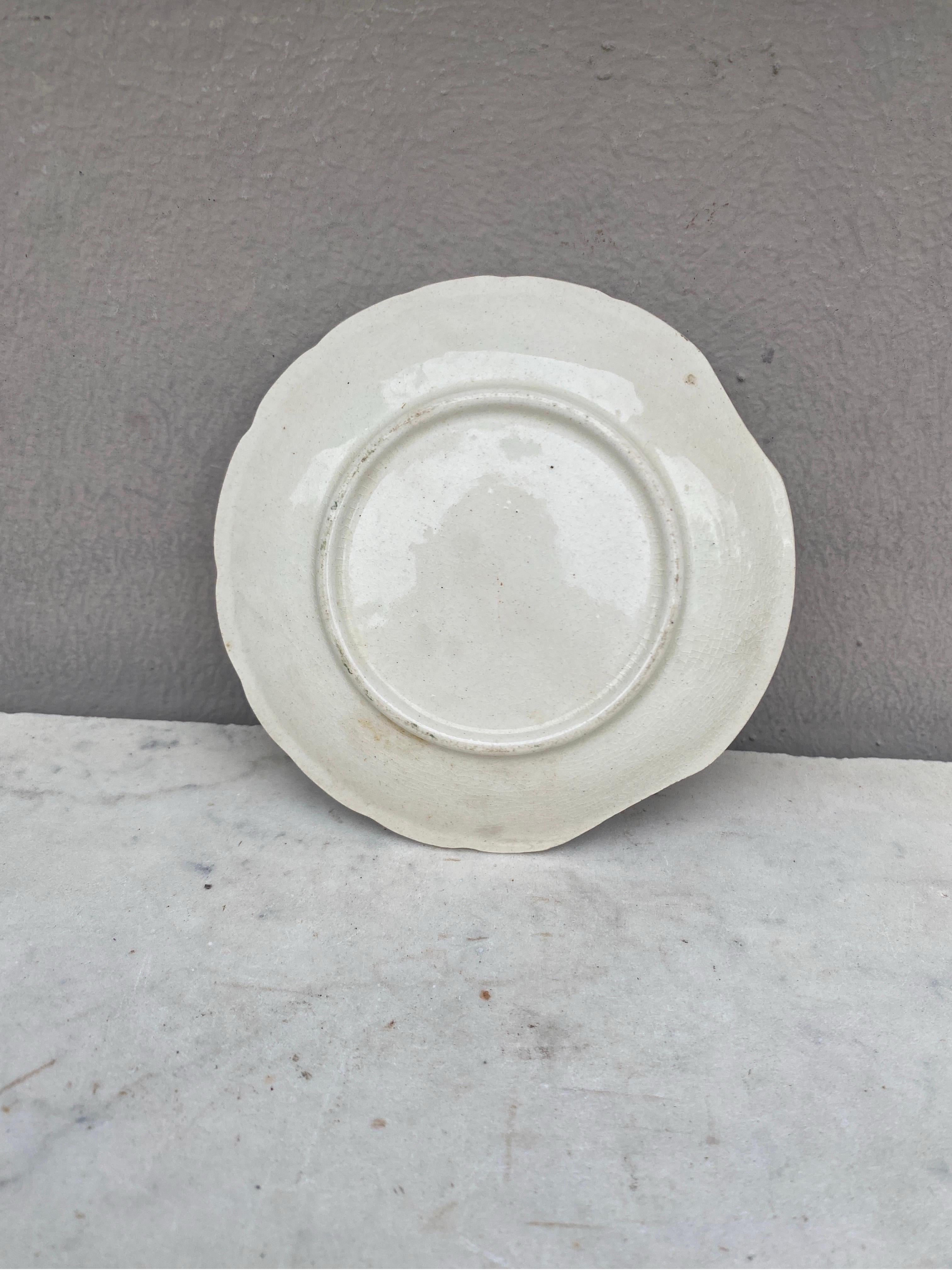 Art nouveau Plat à coquille en majolique Keller & Guerin Saint Clement Circa 1900 en vente