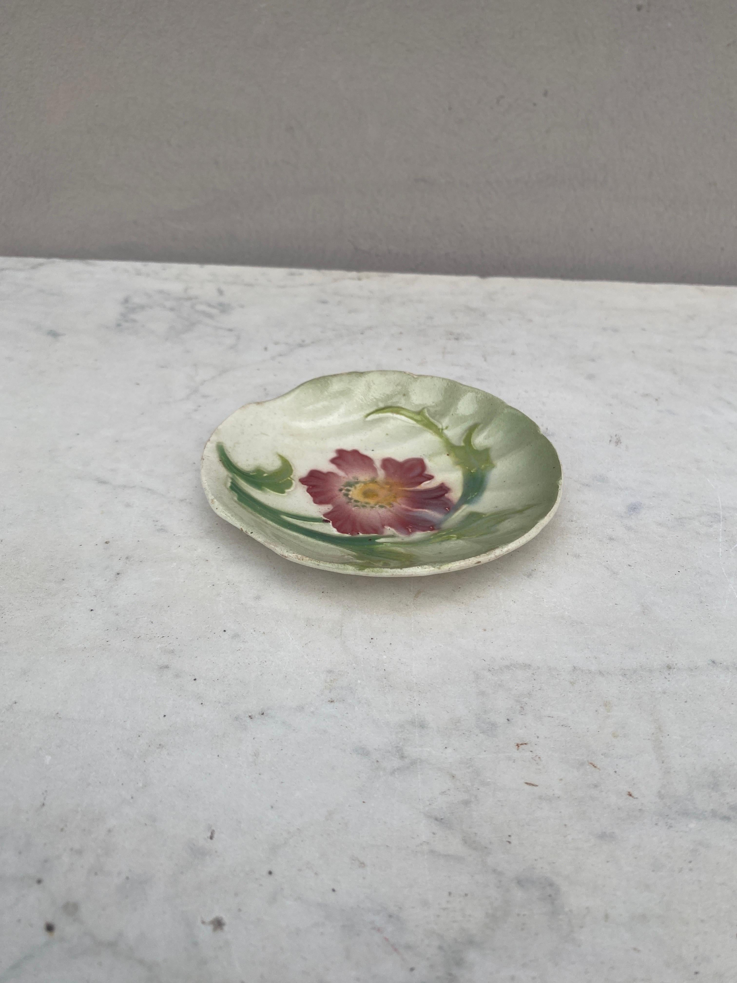 Majolika-Muschelschalenschalenschale Keller & Guerin Saint Clement, um 1900 (Art nouveau) im Angebot