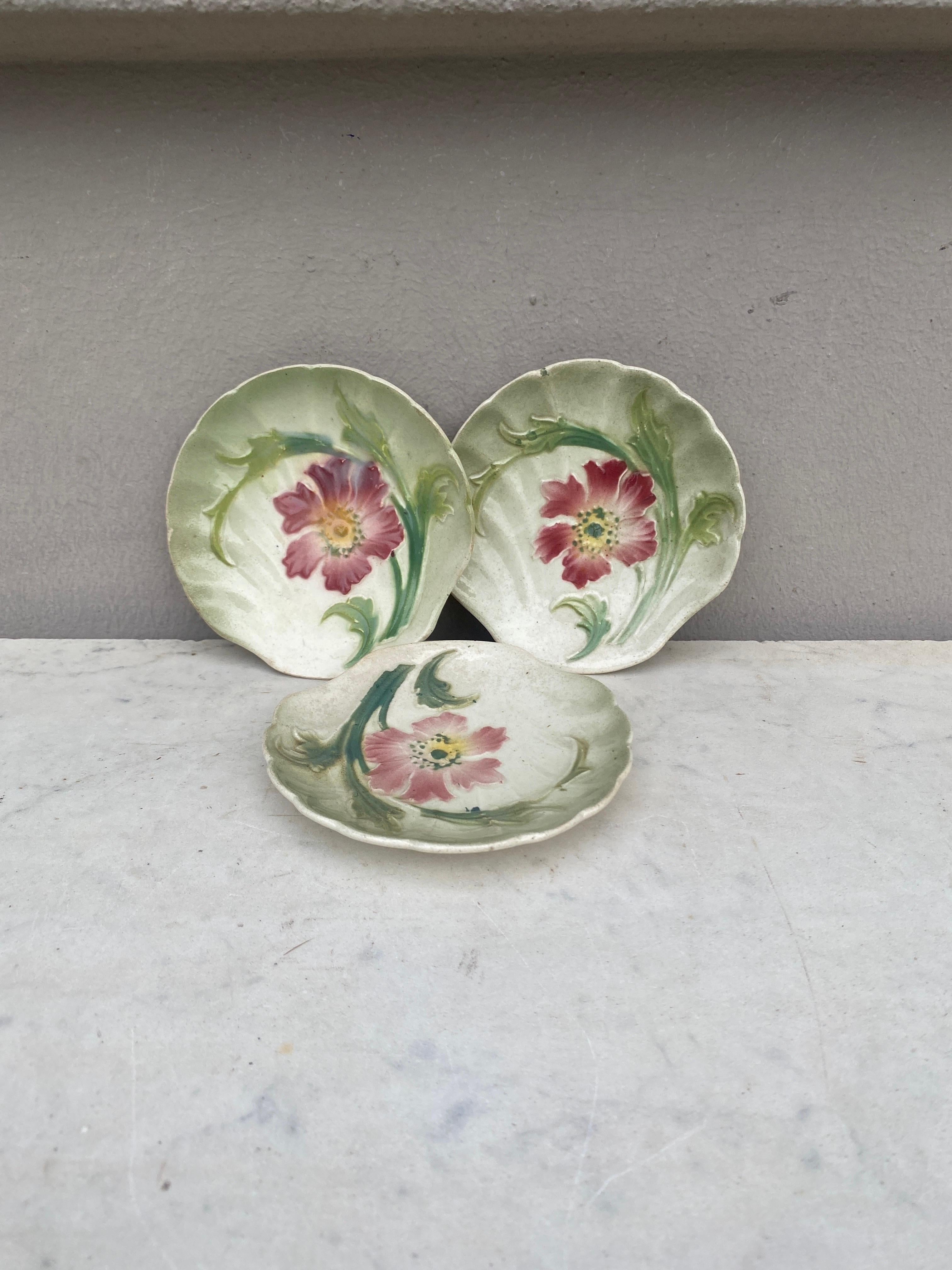 Majolika-Muschelschalenschalenschale Keller & Guerin Saint Clement, um 1900 im Zustand „Gut“ im Angebot in Austin, TX