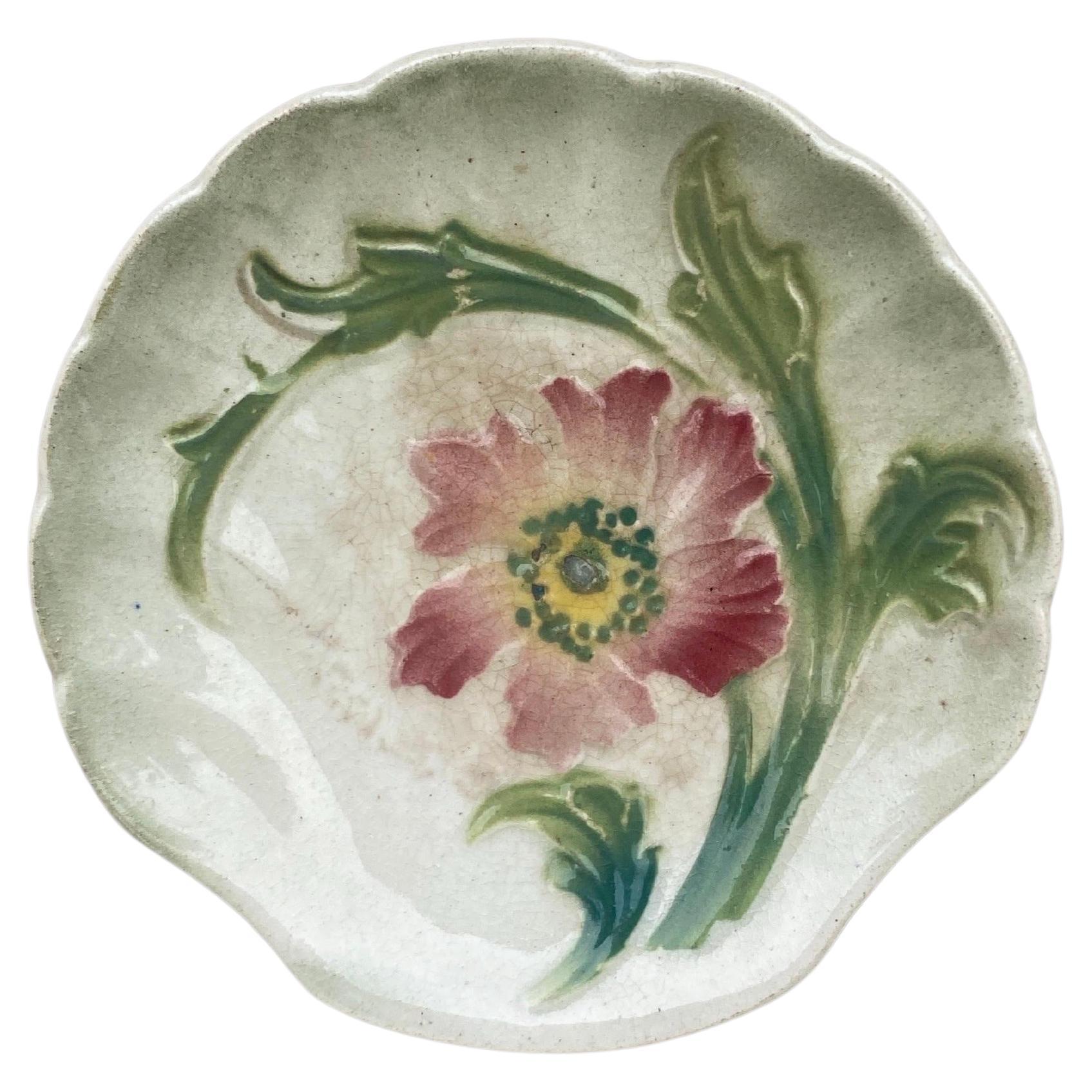 Piatto conchiglia in maiolica Keller & Guerin Saint Clement Circa 1900
