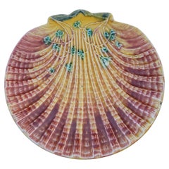 Majolica Shell Plate with Clover Decoration