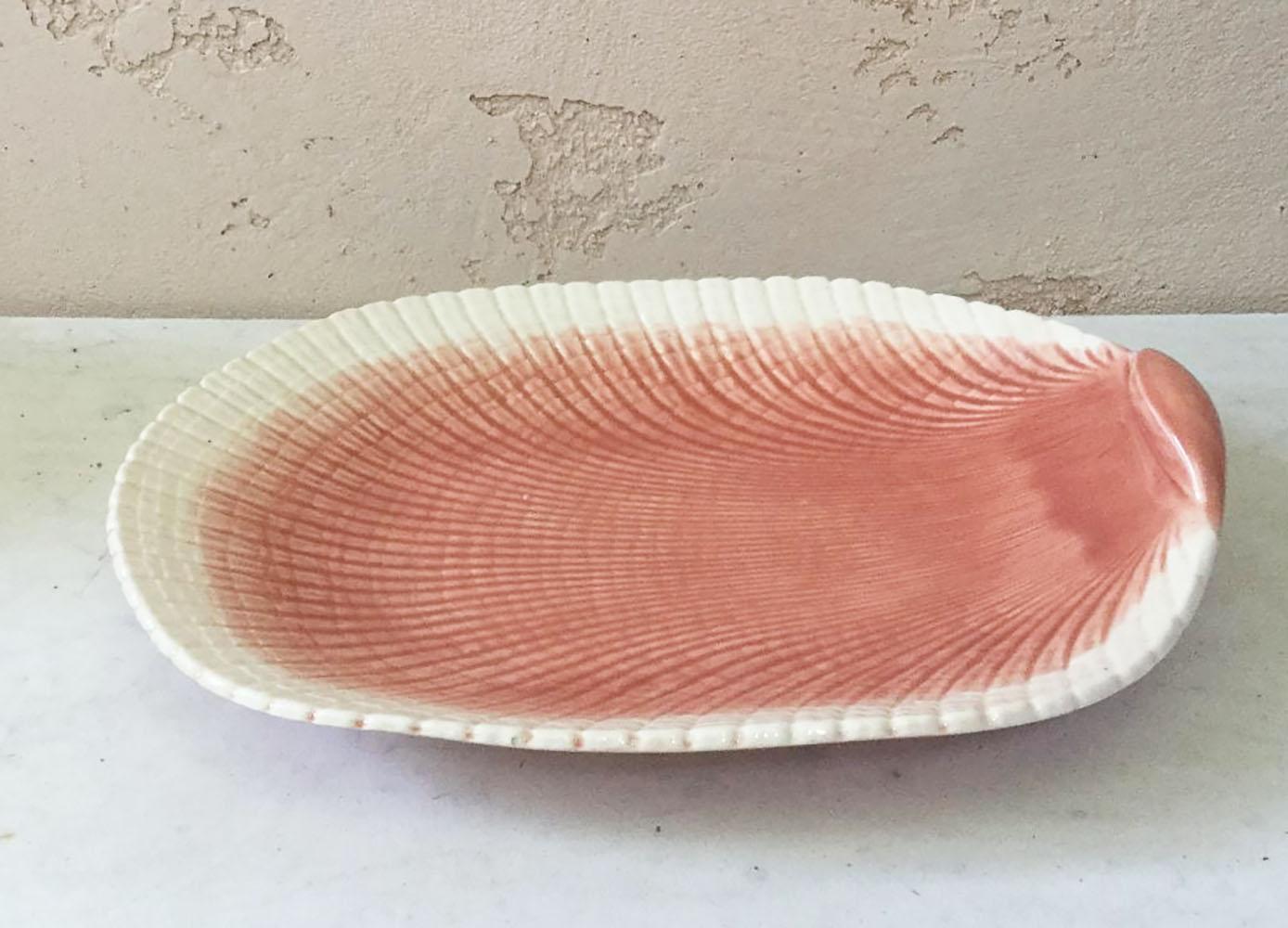 Majolica shell platter Sarreguemines, circa 1890.
