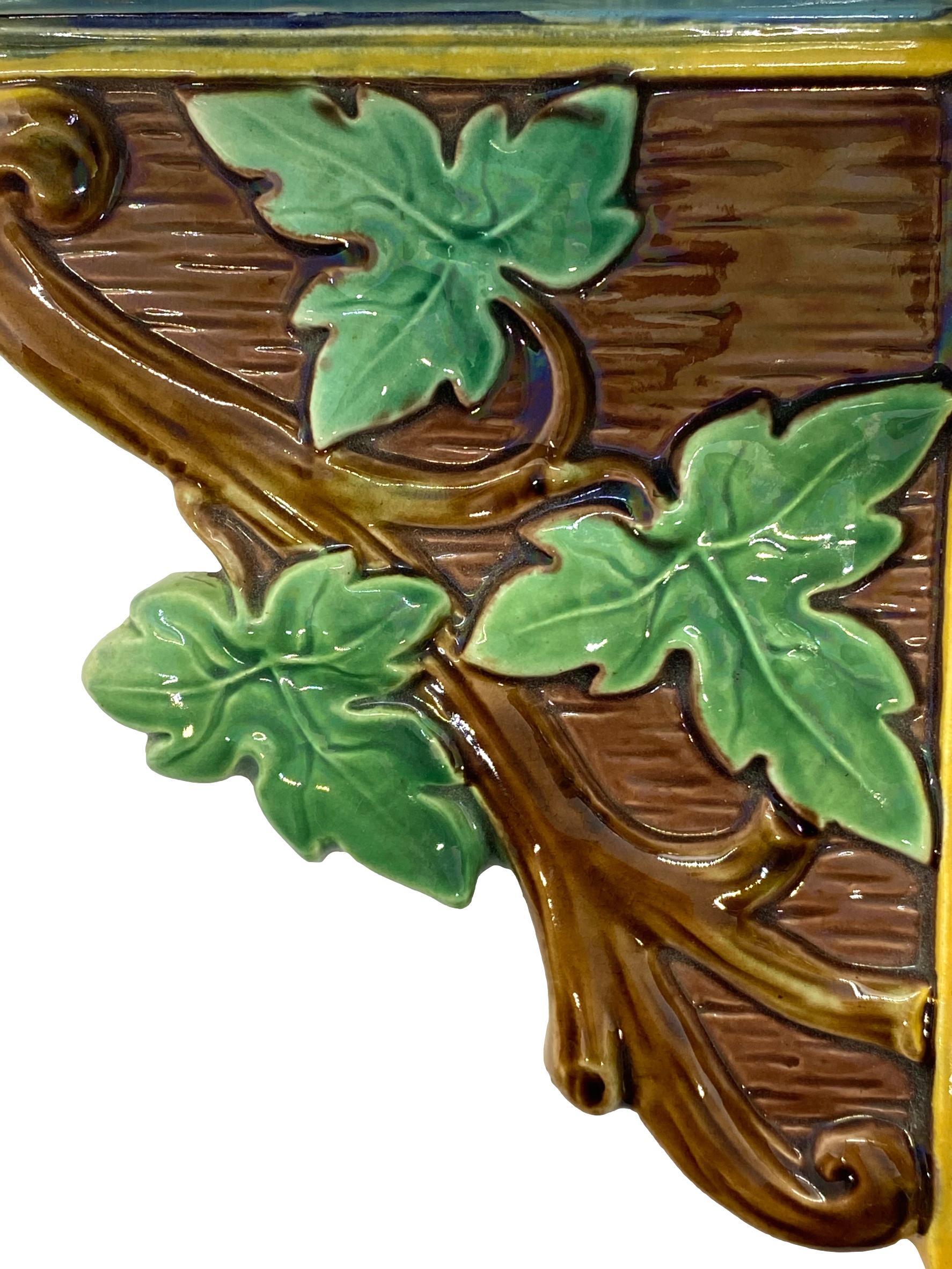 Majolica Small Corner Shelf, Brown-Westhead Moore, Ivy & Tree, English, ca. 1877 In Good Condition For Sale In Banner Elk, NC