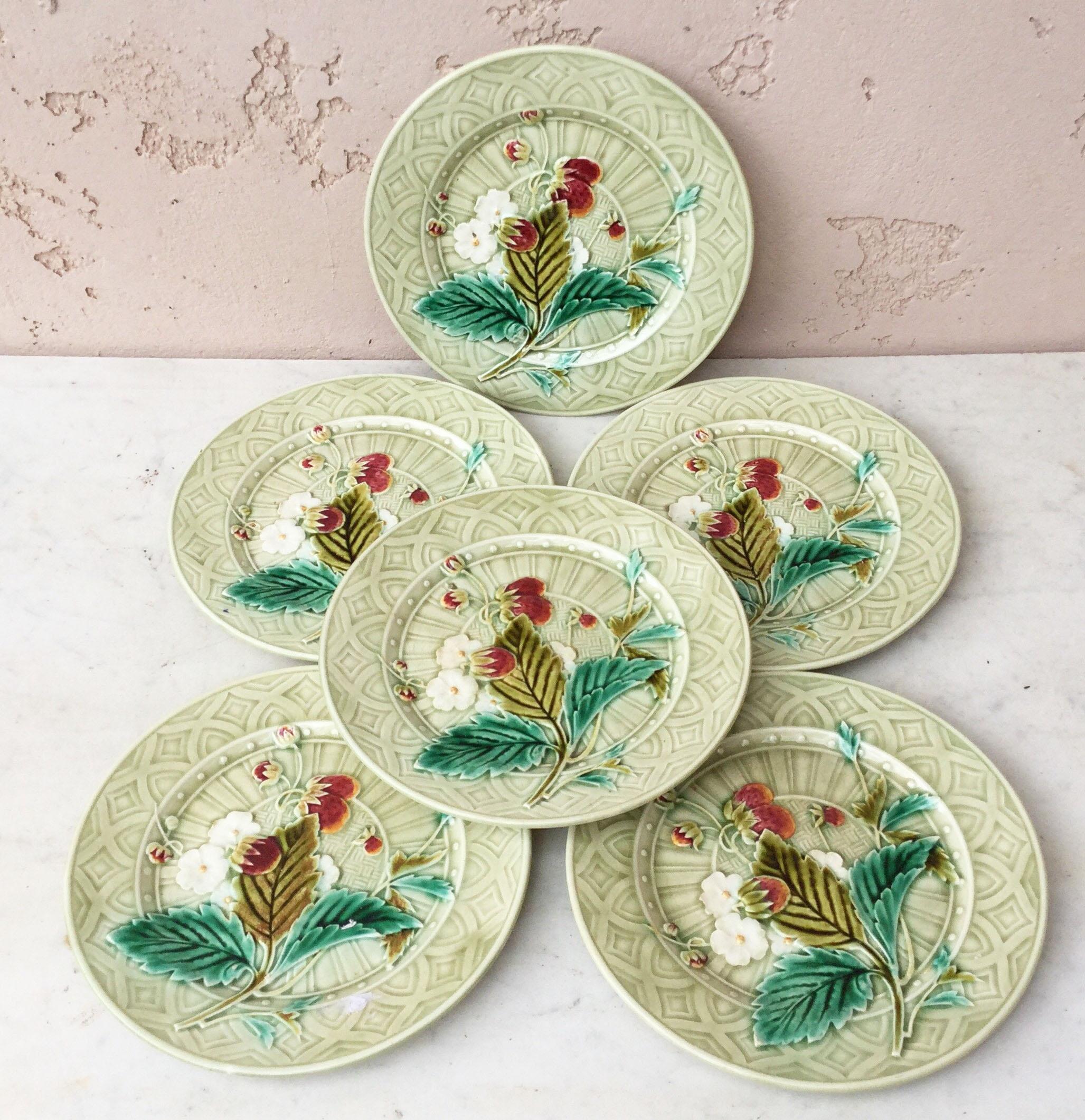 French Majolica Strawberries Plate Clairefontaine, circa 1890 For Sale