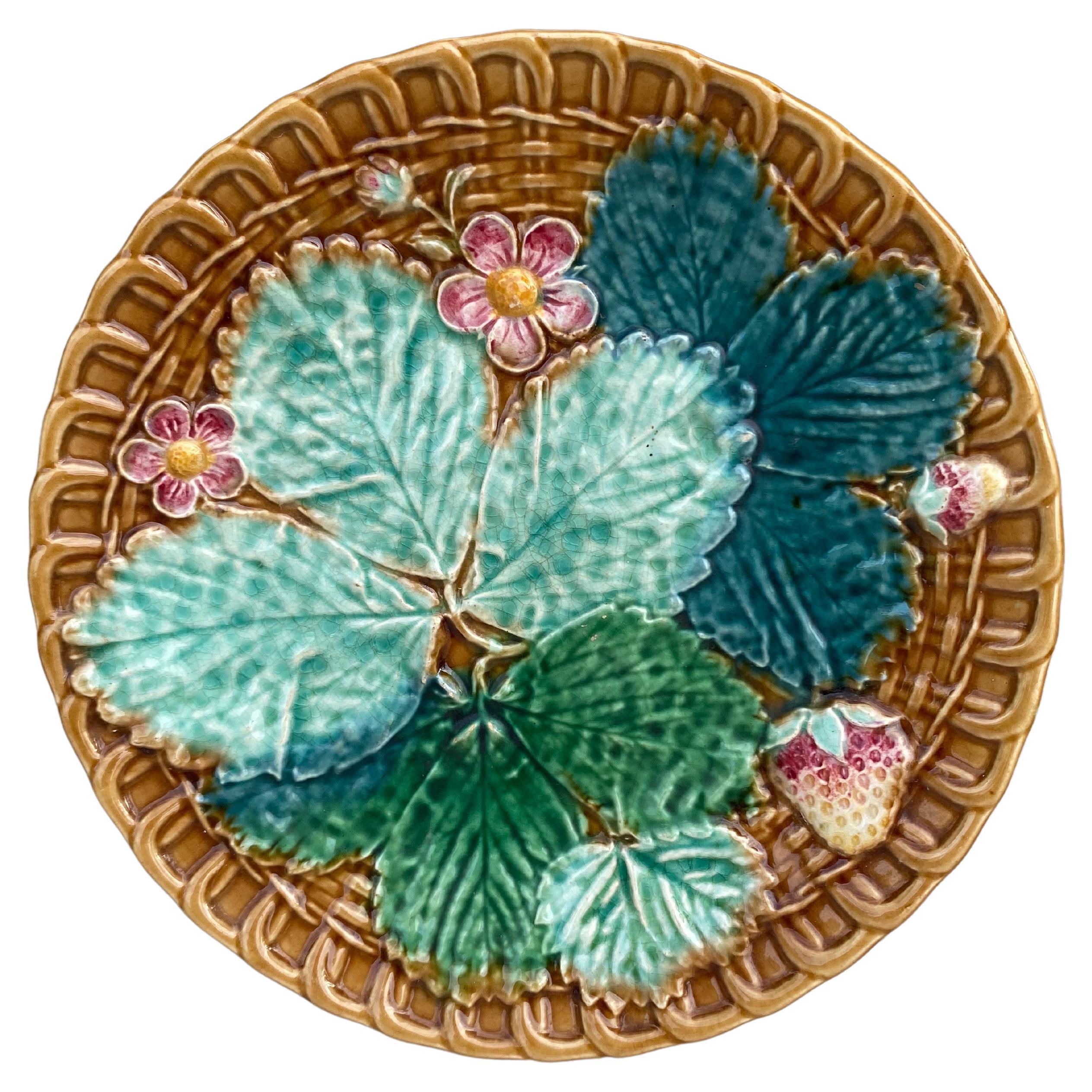 Majolica Strawberries Plate Clairefontaine, circa 1890 For Sale