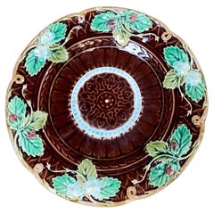 Majolica Strawberries Plate Sarreguemines, Circa 1870