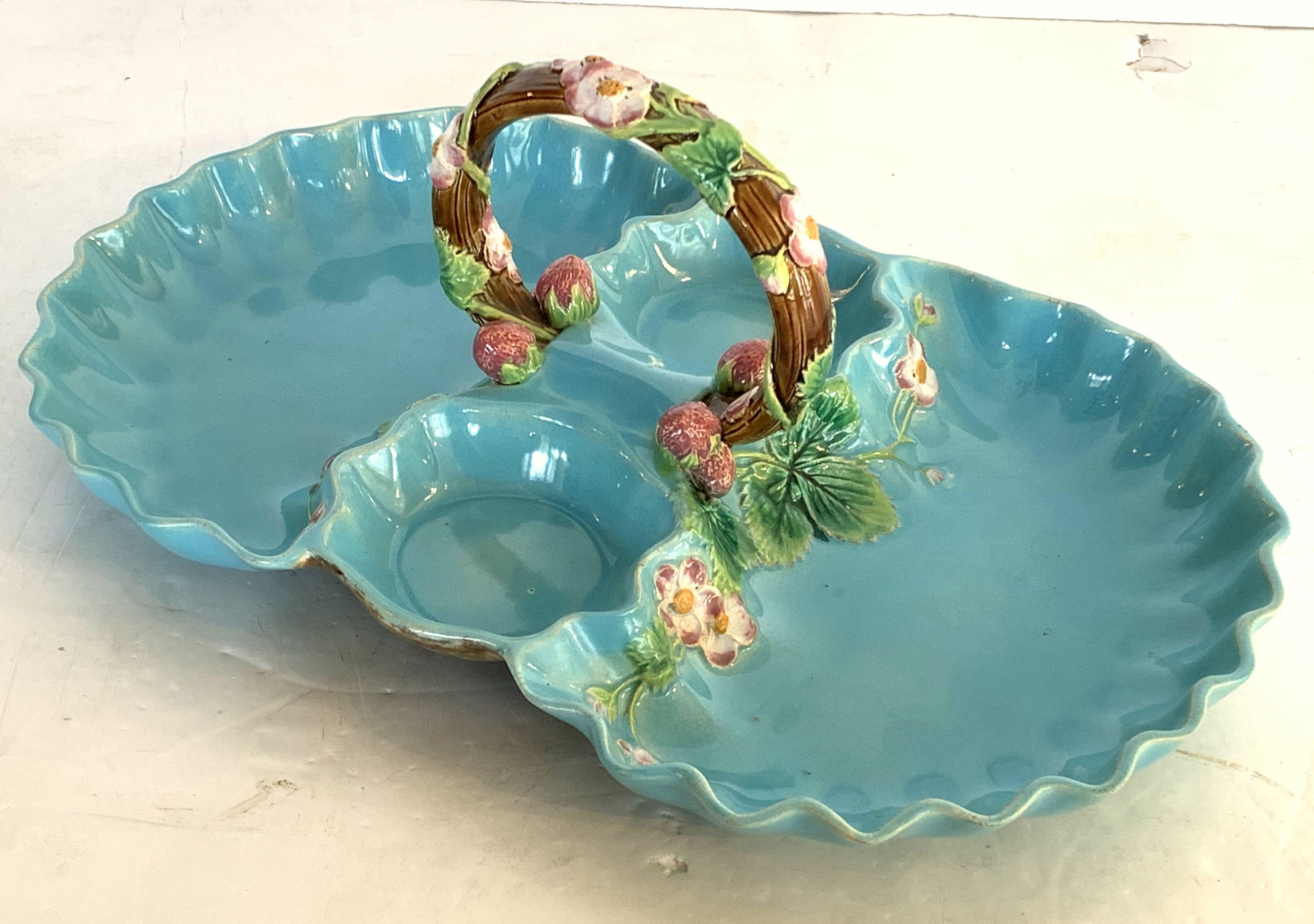 Majolica Strawberry Server by George Jones In Good Condition In Austin, TX