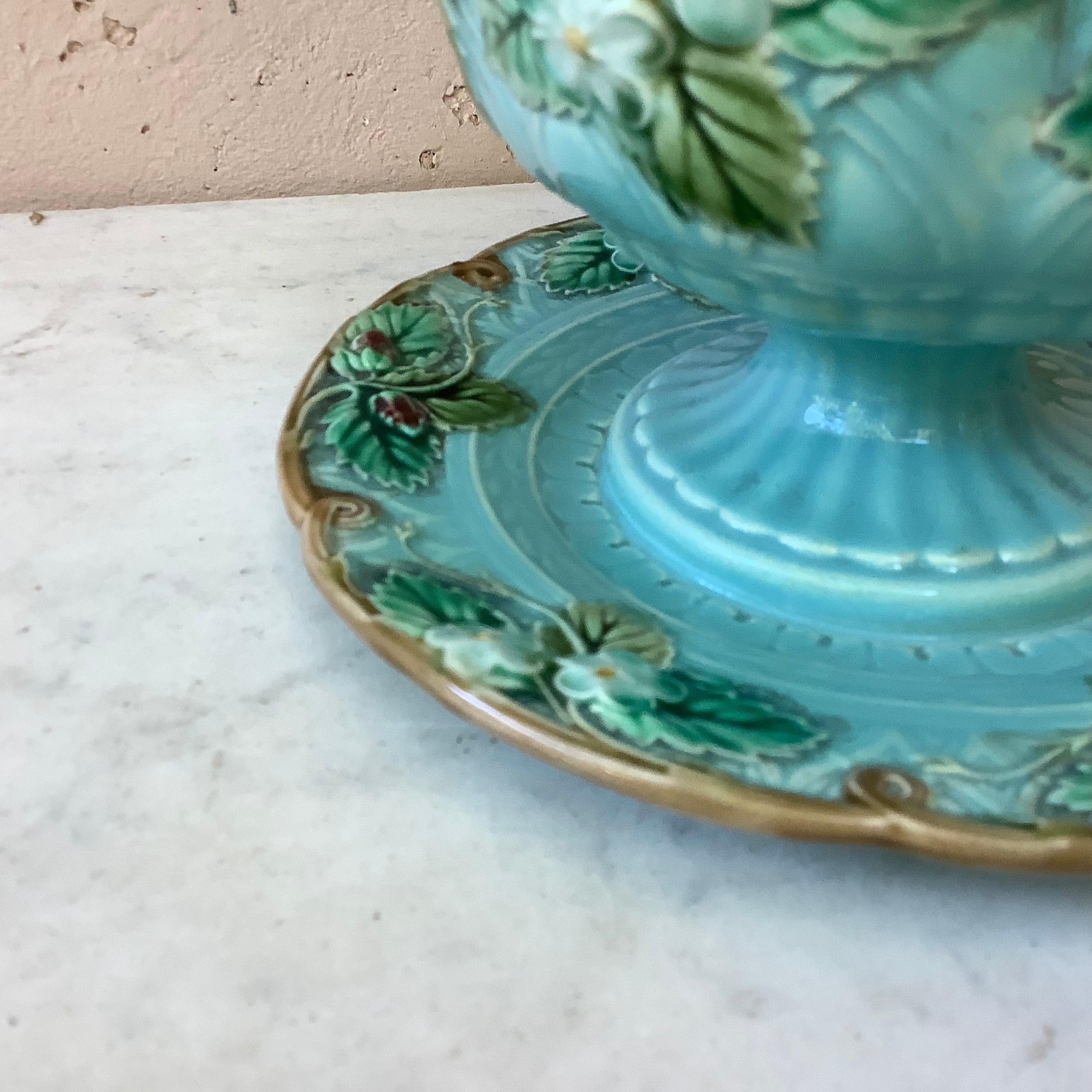 Sucrier à fraises en majolique Sarreguemines Majolica:: circa 1870 3