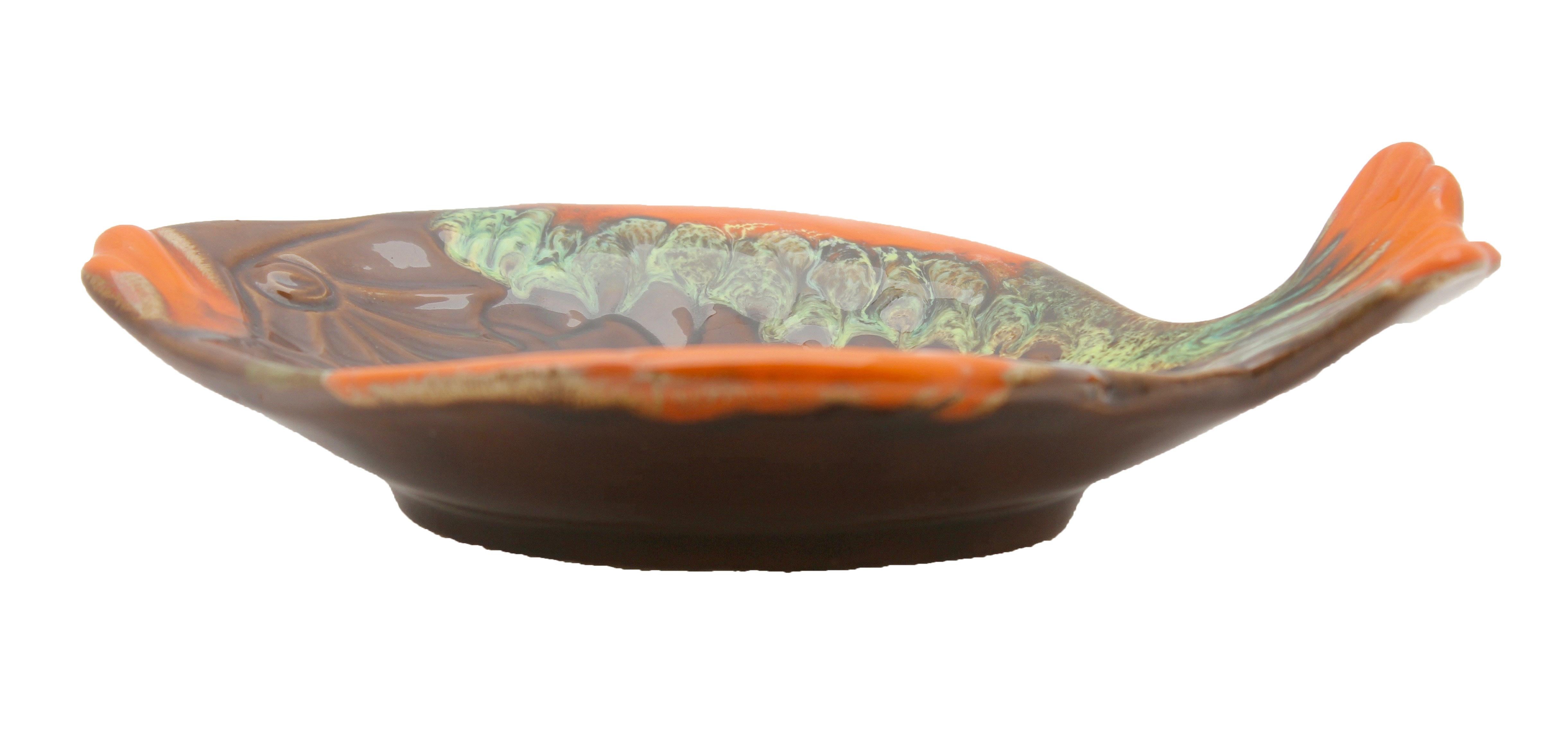 Majolica Style Set of Fish and Oyster Plates, by Vallauris with Drip Glazes For Sale 3