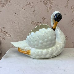 Cigno in maiolica Jardinière Jerome Massier Fils, circa 1900