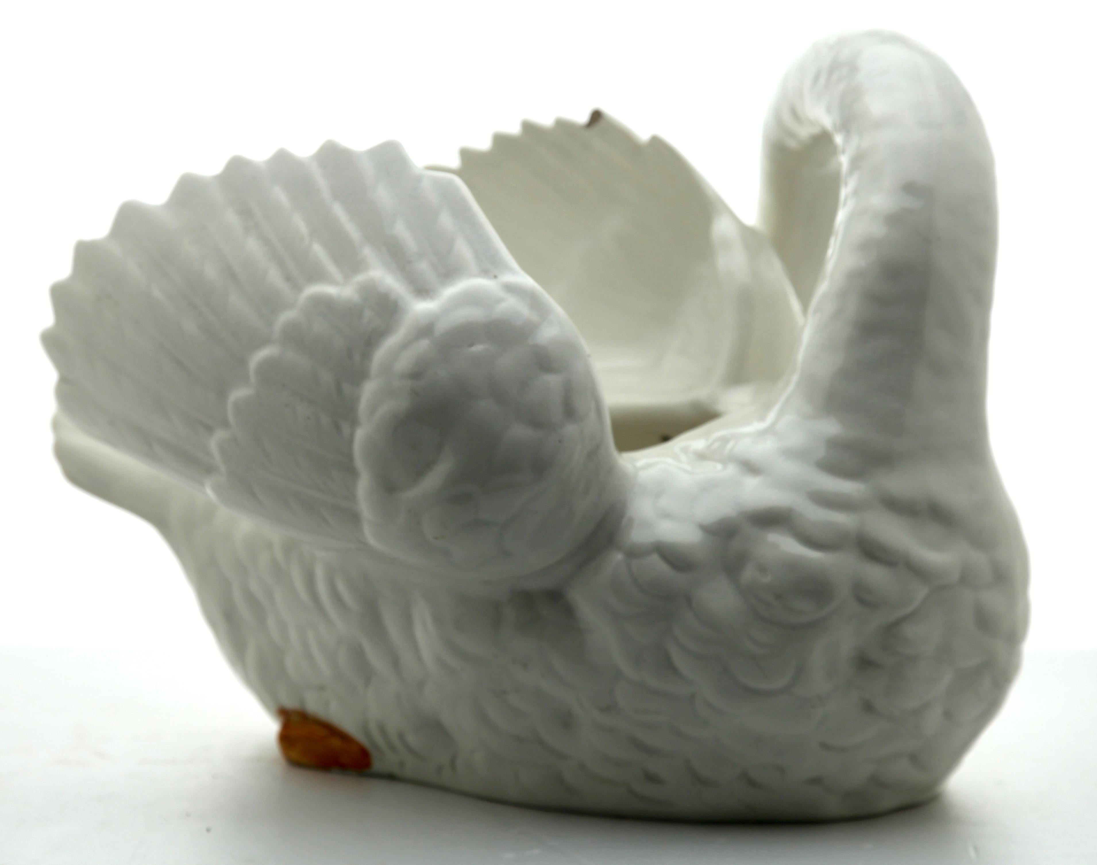 Majolica Swan Jardinière Stamped Imperiale Nimy, Belgium, circa 1900 In Good Condition In Verviers, BE