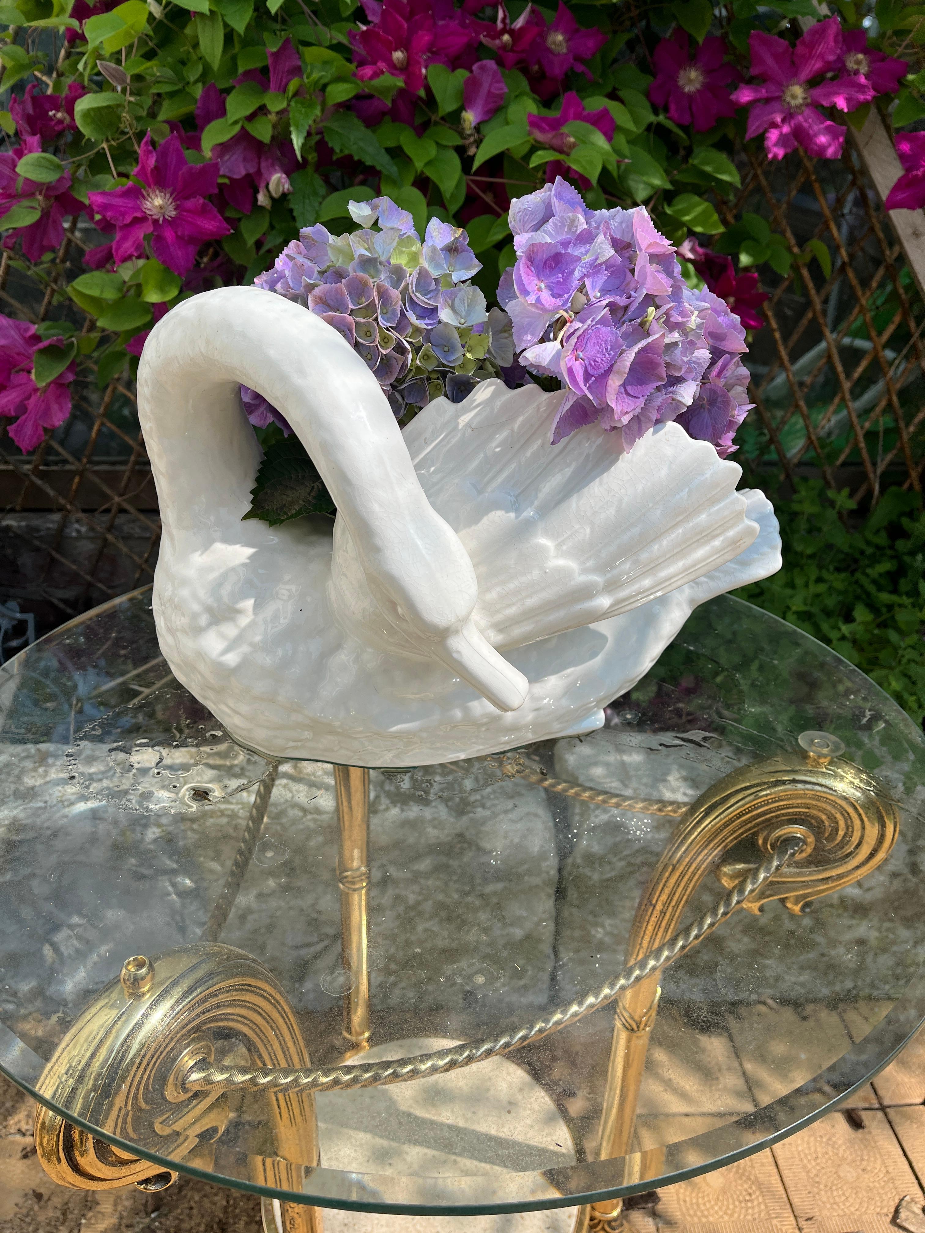 Majolica Jardinière a cigno in maiolica con timbro Imperiale Nimy, Belgio, circa 1900 in vendita