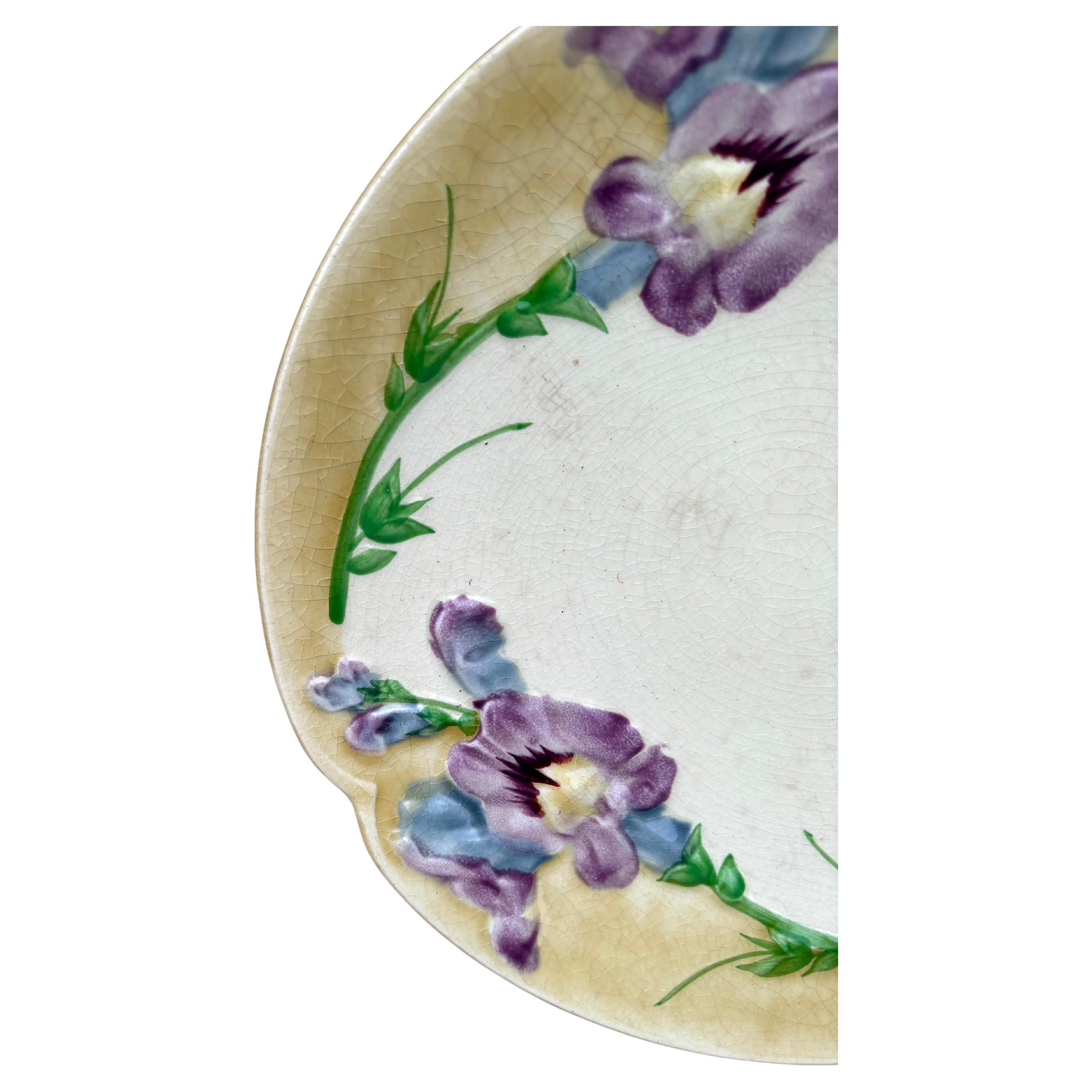 French Majolica Sweet Pea Plate Choisy le Roi, circa 1880 For Sale
