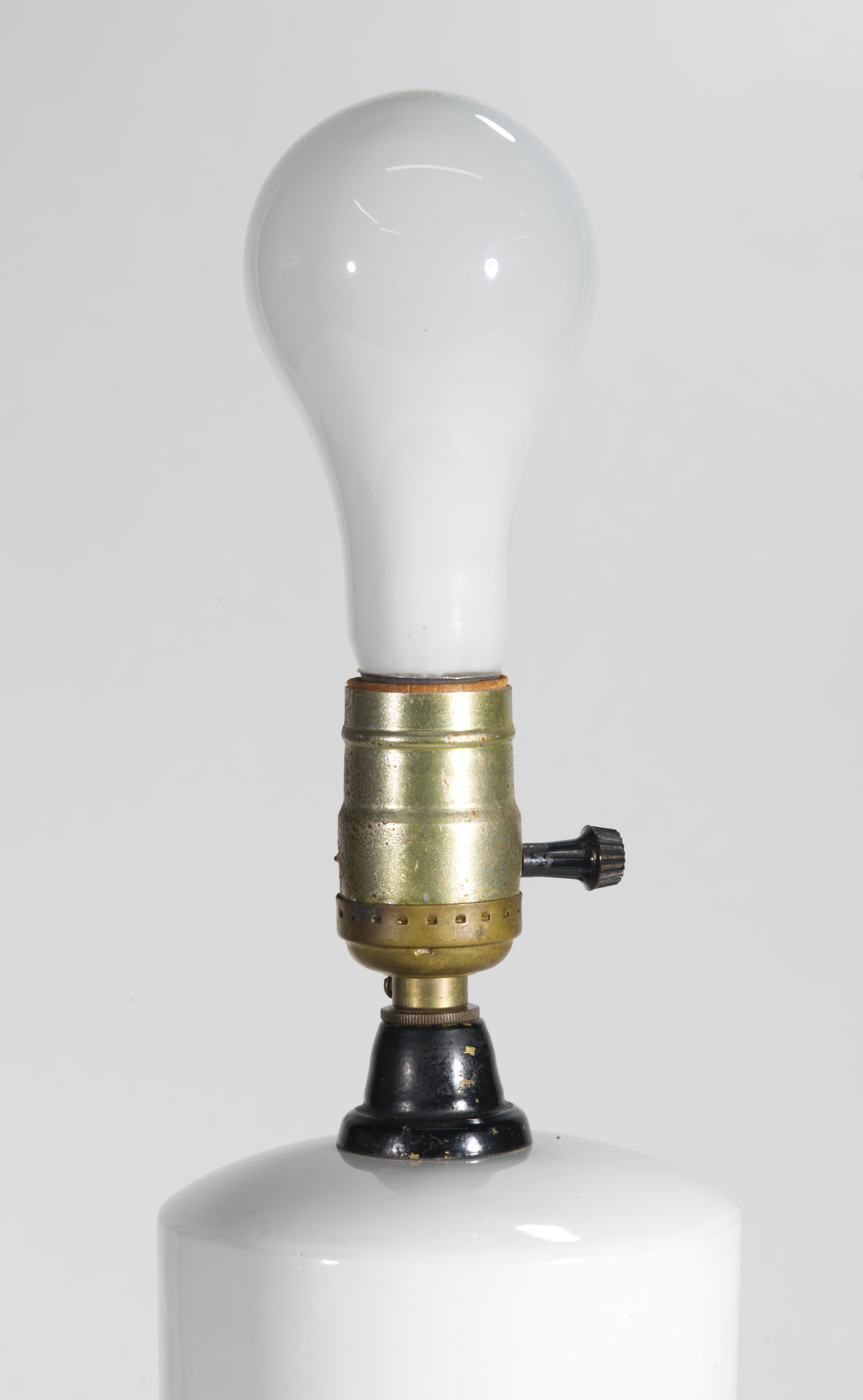 Majolica Table Lamp Hand Painted Landscape Hunting, Italy 1950s-1960s In Good Condition For Sale In Clifton Springs, NY