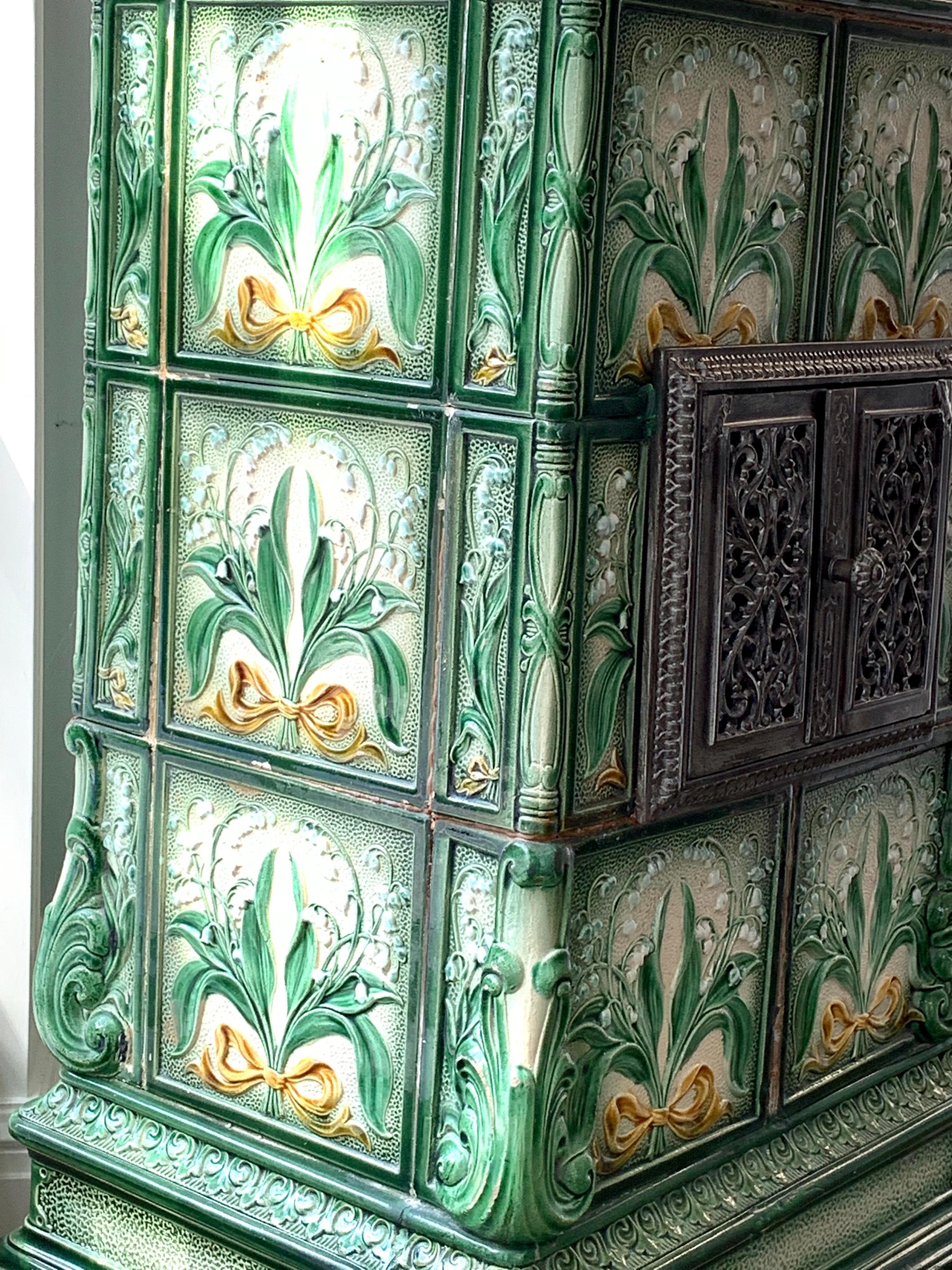Majolica Tile Stove In Good Condition In New Haven, CT