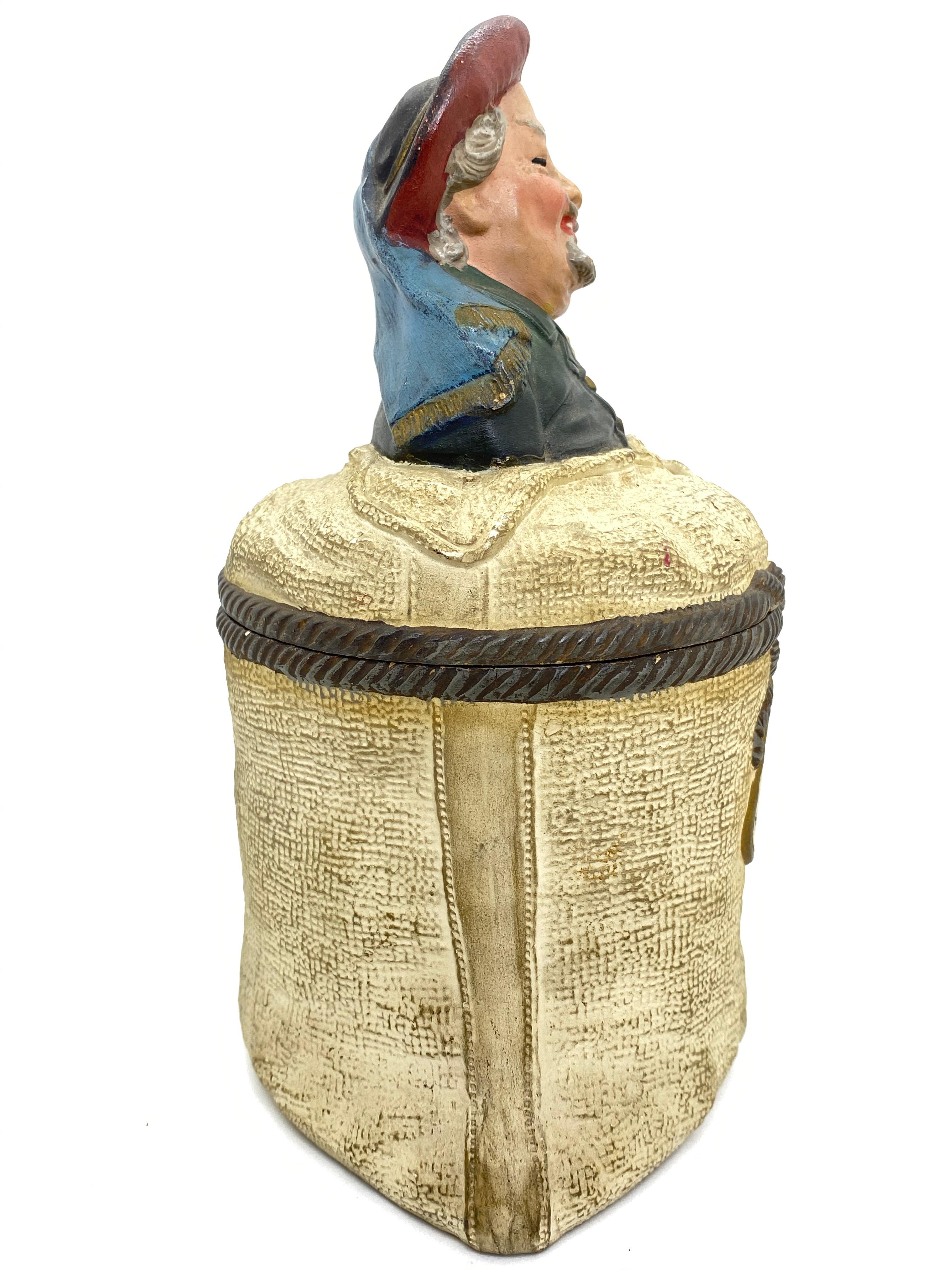 Autrichien Boîte à tabac en majolique de Johann Maresch, Autriche, datant d'environ 1900 en vente