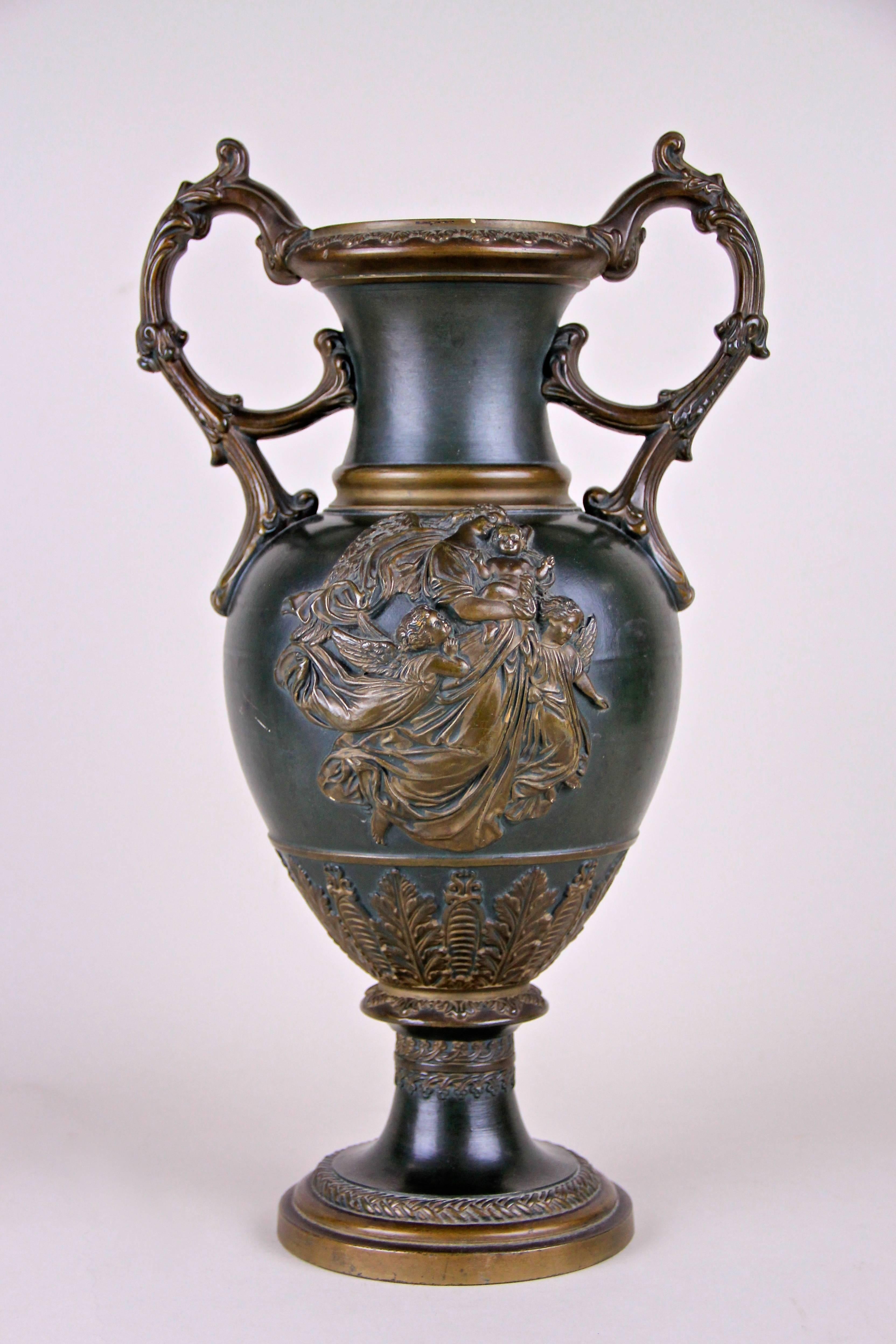 Majolica Vase by J. Maresch, Bohemia, circa 1880 In Good Condition In Lichtenberg, AT