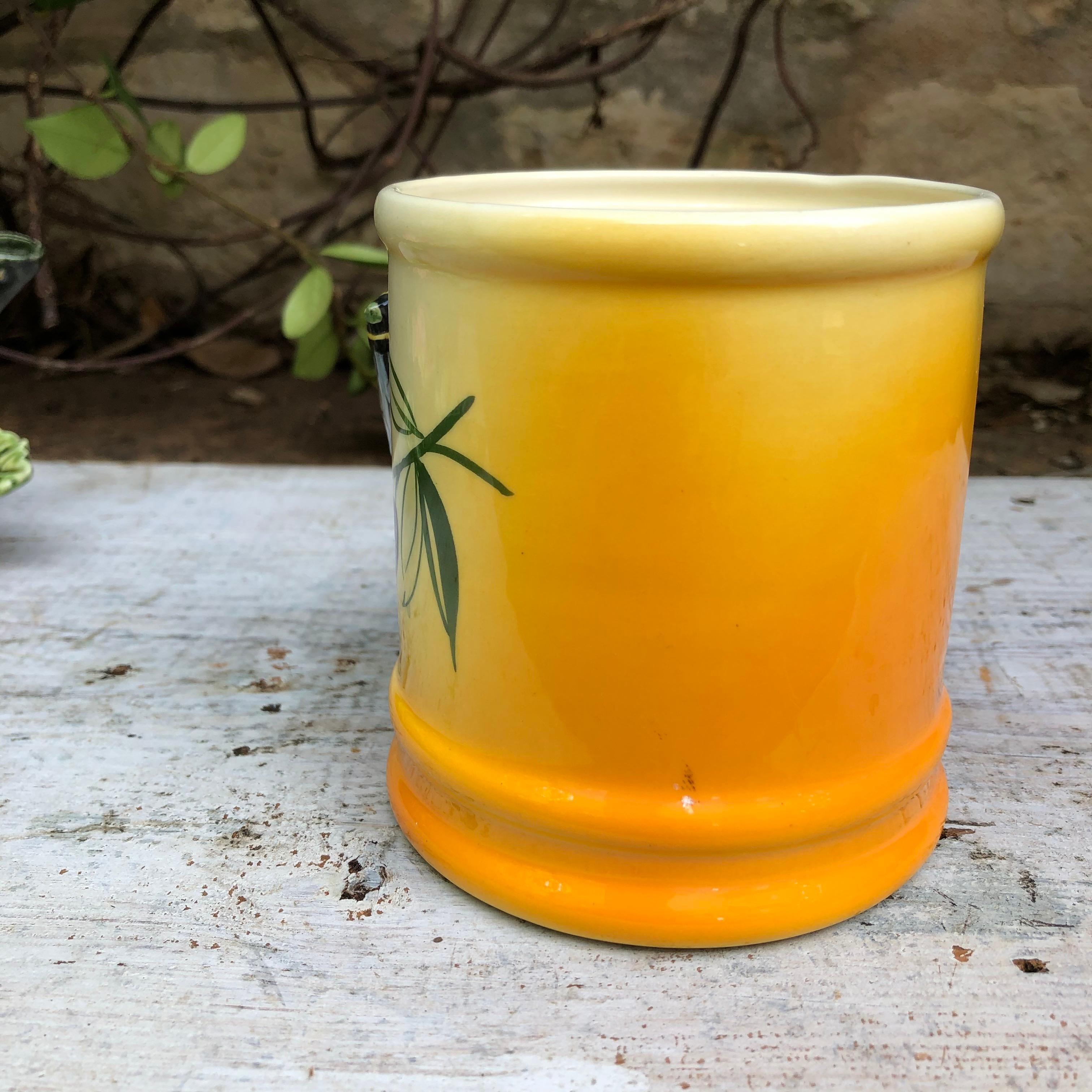 Vaso in maiolica con cicala e olive Sicard, 1950 circa In condizioni buone in vendita a Austin, TX