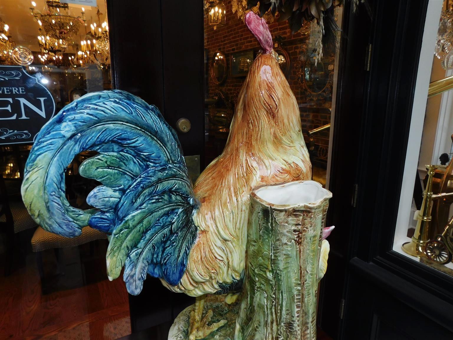 Porte-parapluie / Stand de canne en majolique tchèque au coq vibrant sur base circulaire, 19e siècle en vente 1