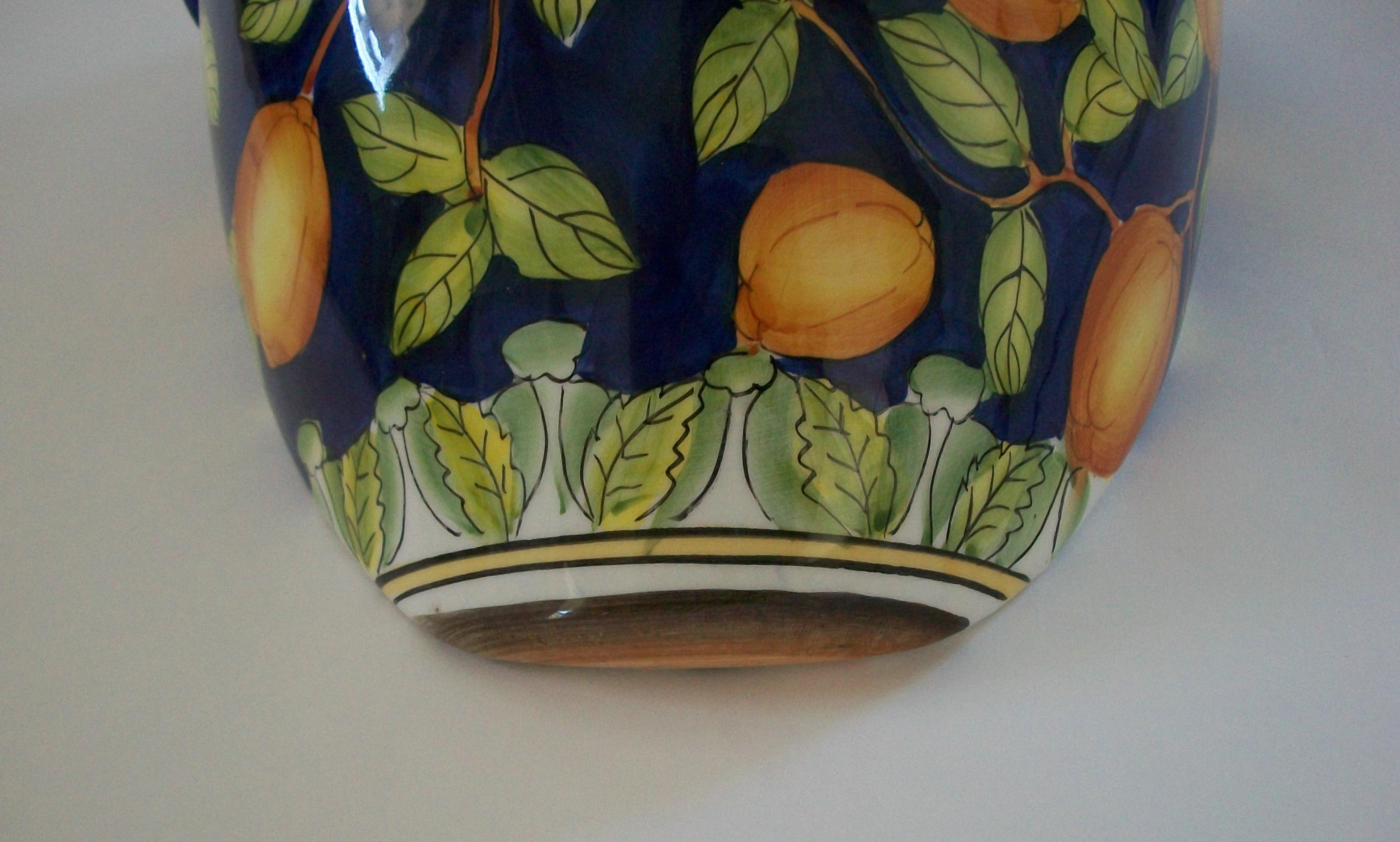 Majolika Wandtasche/Planter - Handbemalt mit Zitronen - Italien - CIRCA 1990er Jahre im Angebot 2