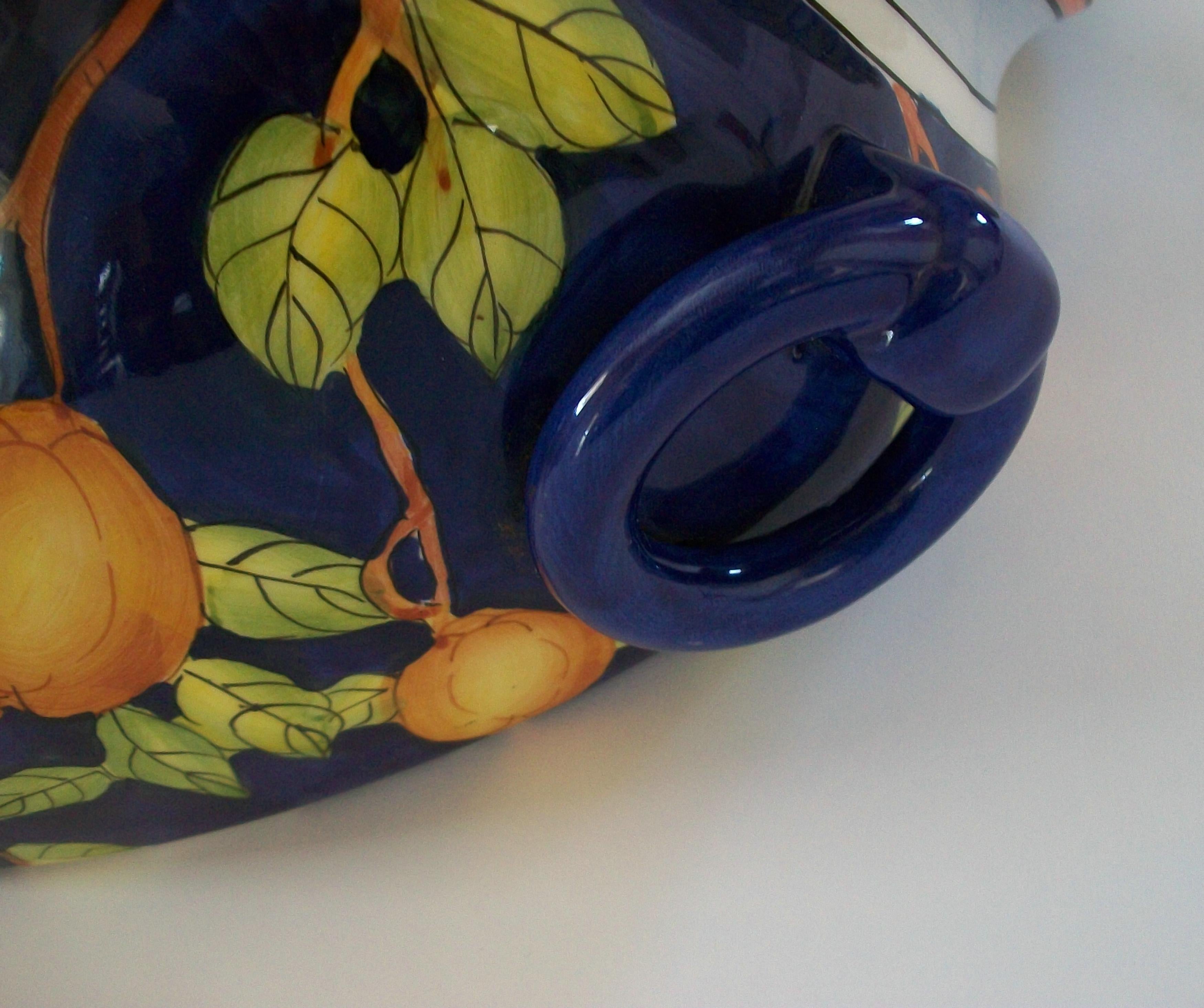Majolika Wandtasche/Planter - Handbemalt mit Zitronen - Italien - CIRCA 1990er Jahre im Angebot 1