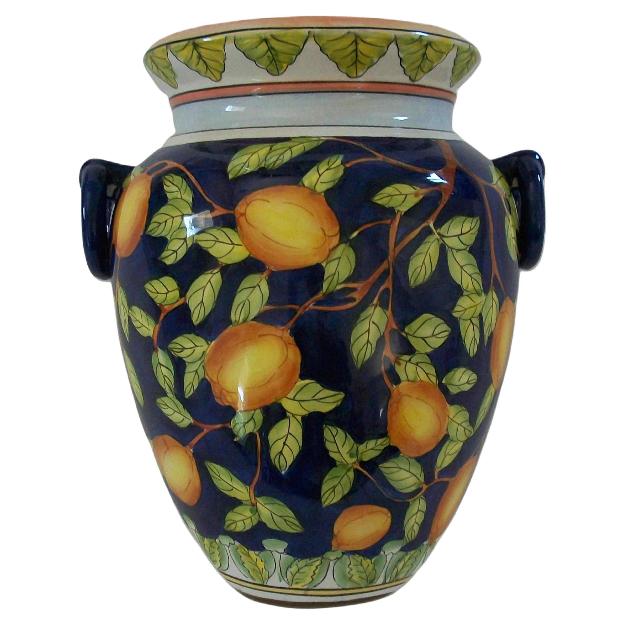 Majolika Wandtasche/Planter - Handbemalt mit Zitronen - Italien - CIRCA 1990er Jahre im Angebot